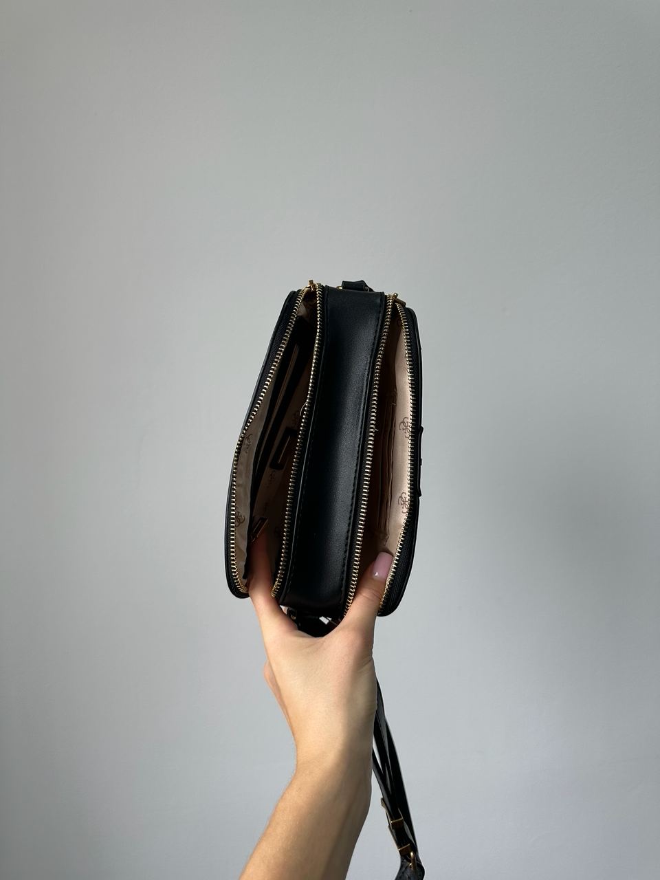 Guess Noelle Crossbody Camera Black/Gold - 10