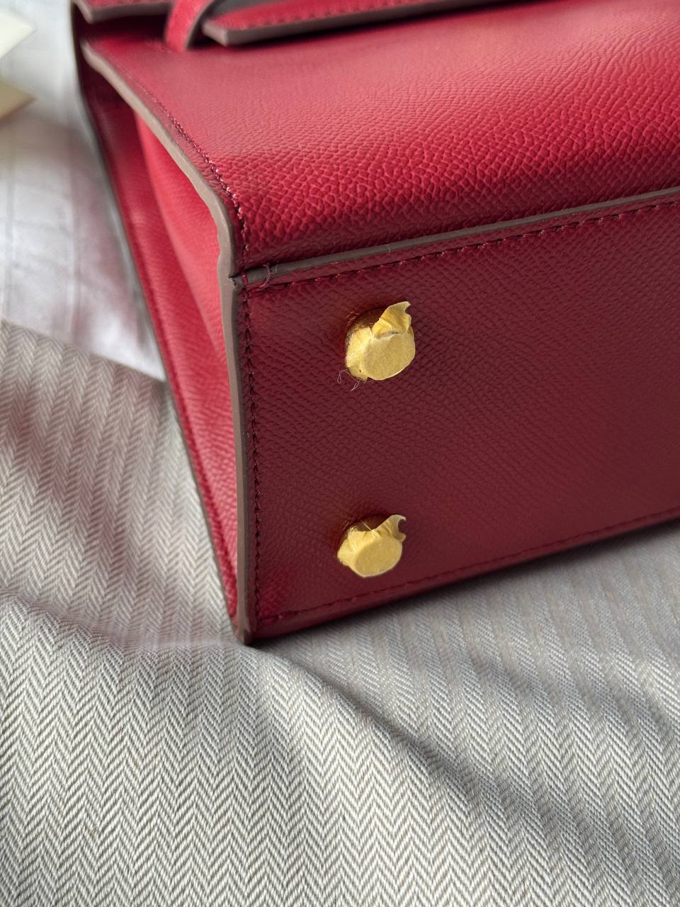 Hermès Kelly 25 Sellier Epsom Leather Bag in Rouge H (Bordeaux/Burgundy) - 24