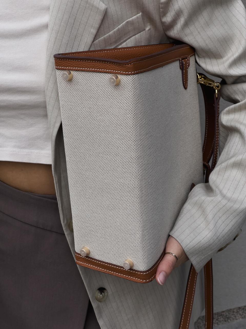 Hermes Kelly Handbag Ecru Toile and Gold Courchevel with Gold Hardware - 22