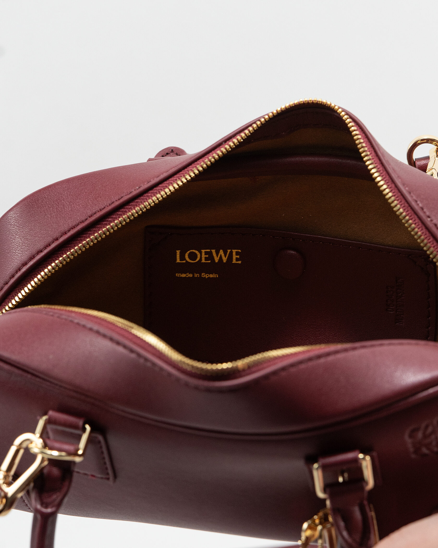 Loewe Amazona 23 Cropped Bag in Nappa Calfskin Burgundy - 12