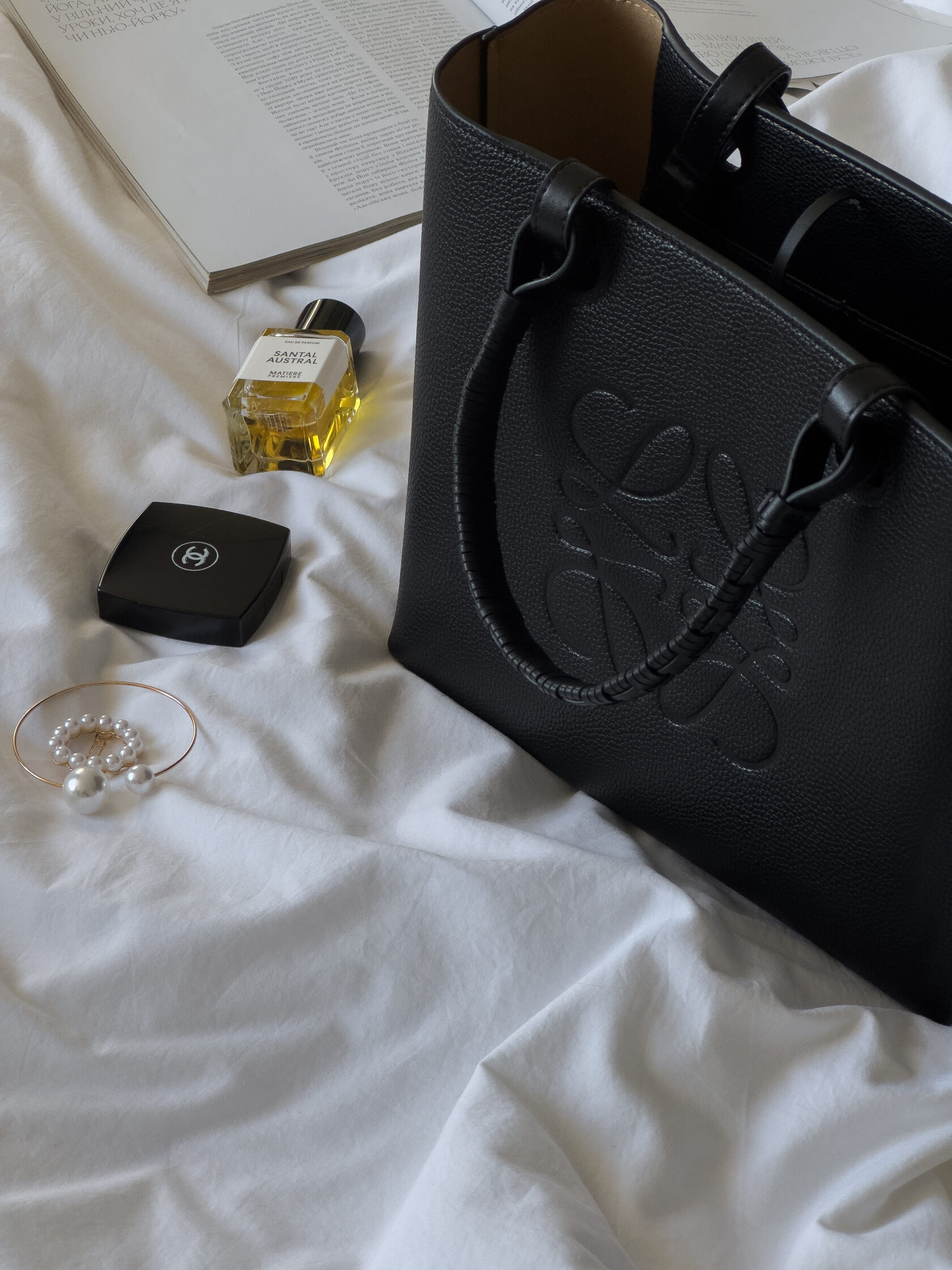 Loewe Bag Tote Anagram Leather Black - 11