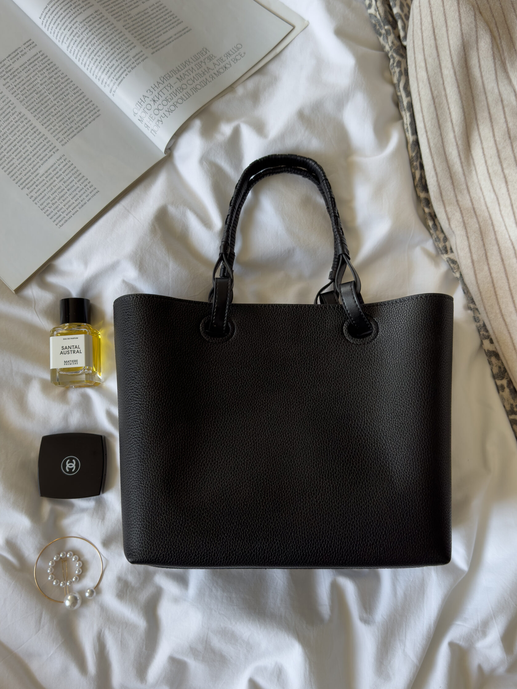 Loewe Bag Tote Anagram Leather Black - 13