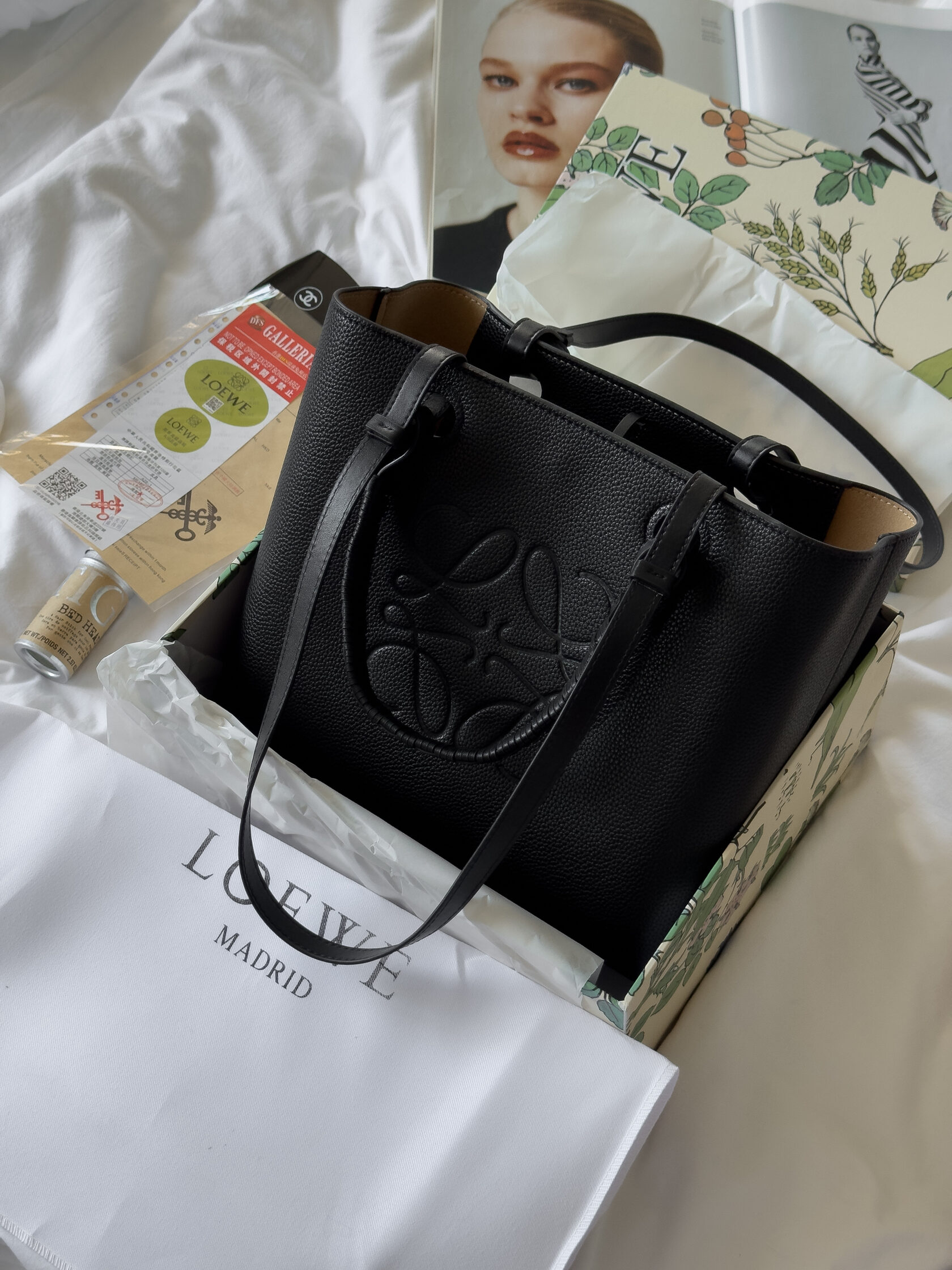 Loewe Bag Tote Anagram Leather Black - 2