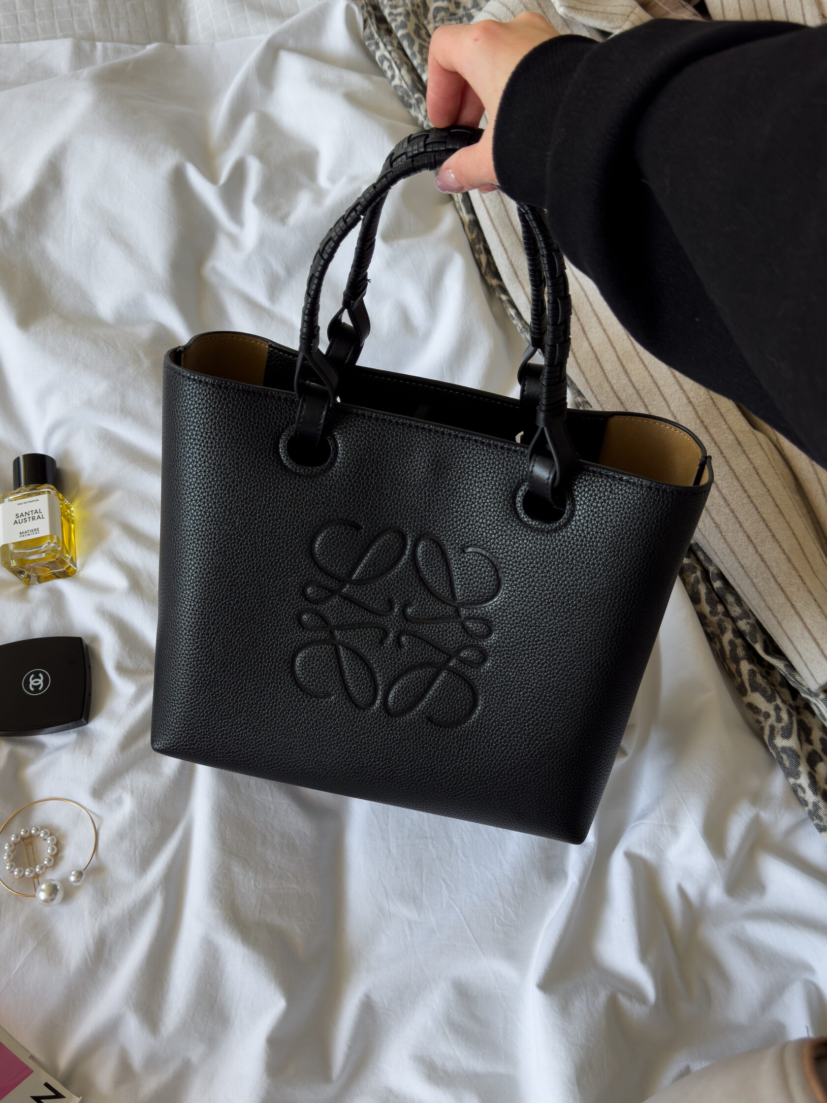 Loewe Bag Tote Anagram Leather Black - 3