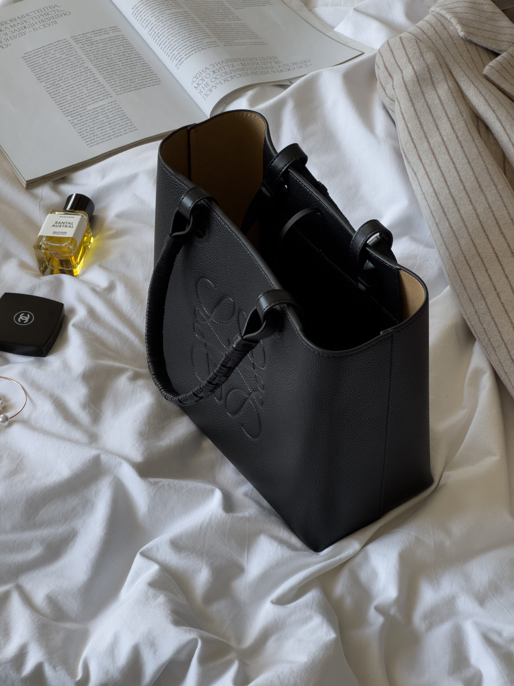 Loewe Bag Tote Anagram Leather Black - 7