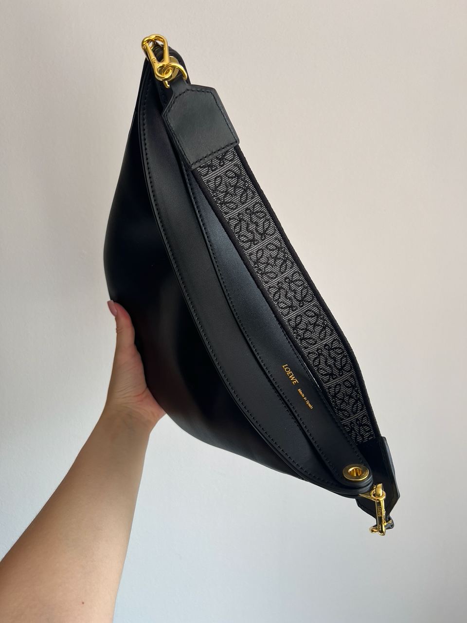 Loewe Luna Leather Shoulder Bag in Black - 4