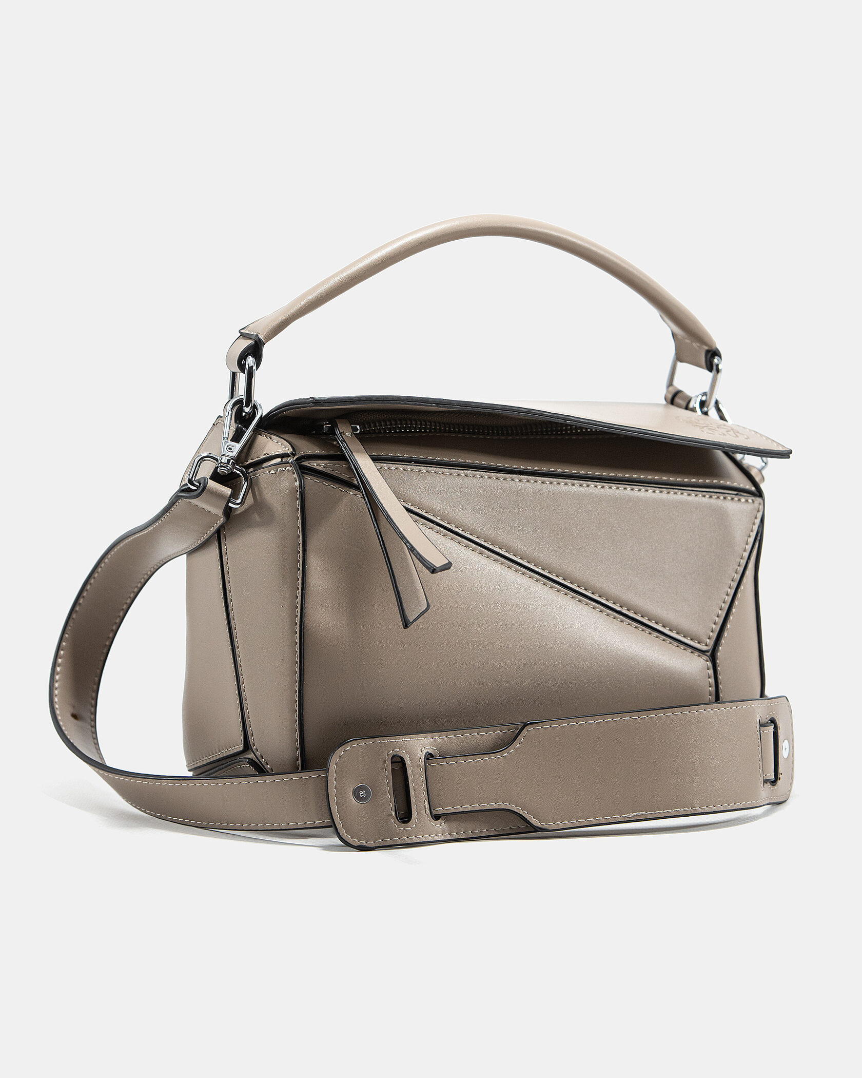 Loewe Paula's Ibiza Puzzle Bag In Classic Calfskin Gentle beige - 5