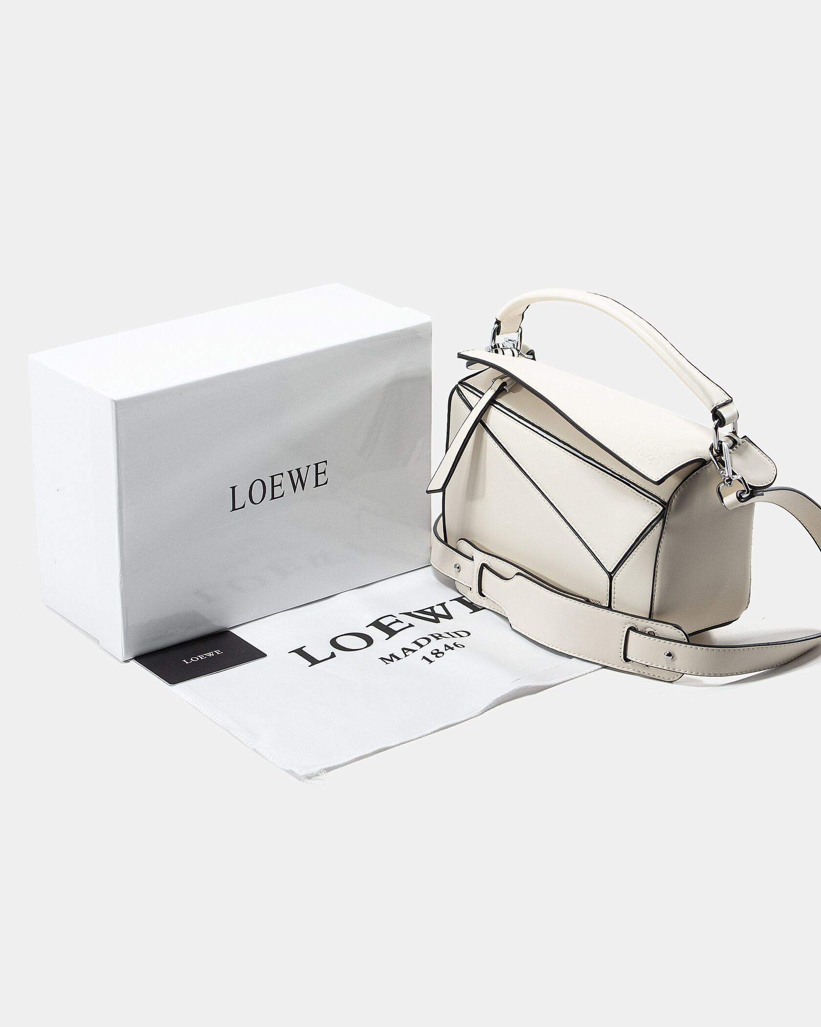 Loewe Paula's Ibiza Puzzle Bag In Classic Calfskin White - 2