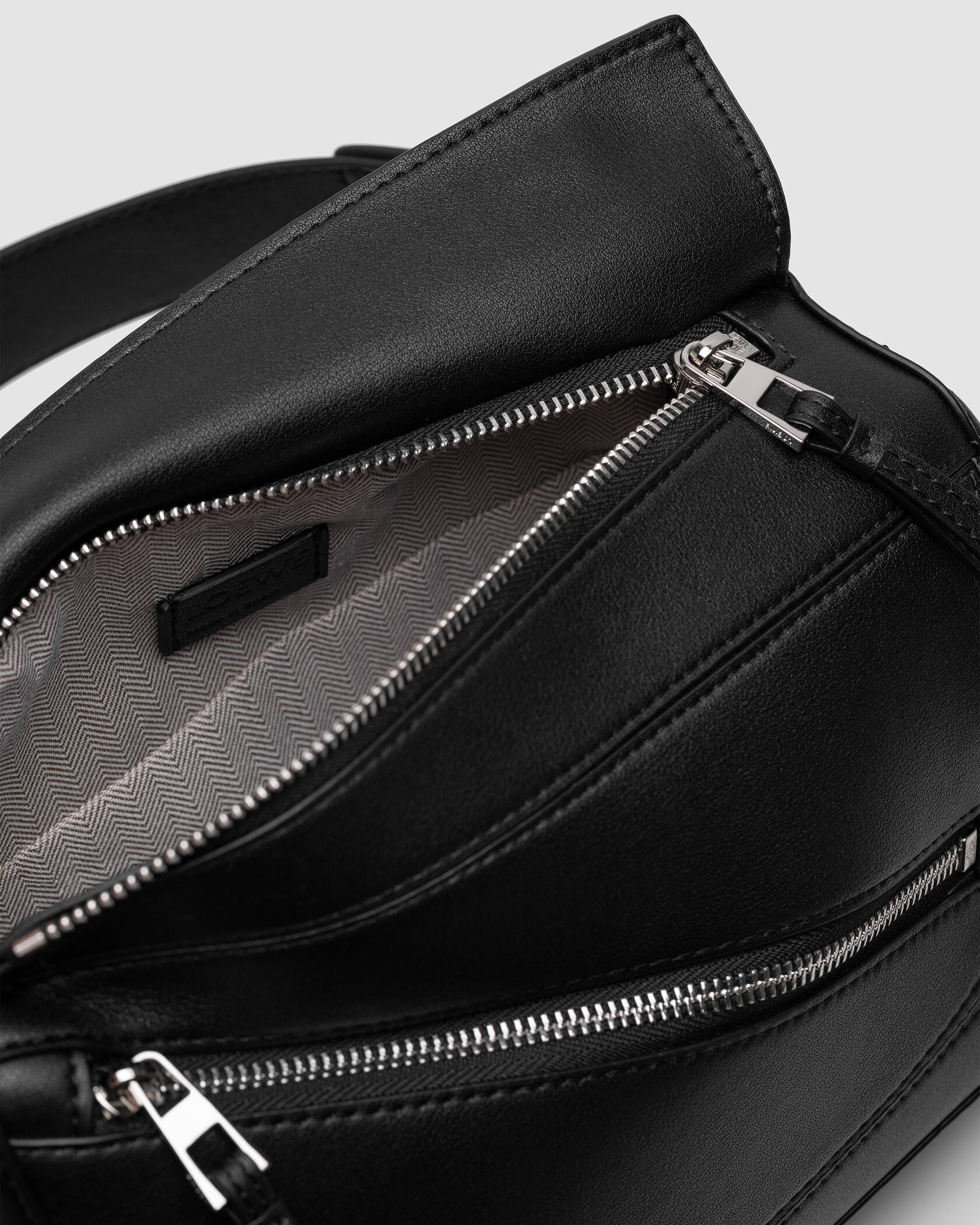Loewe Puzzle Bag in Classic Calfksin Black - 12