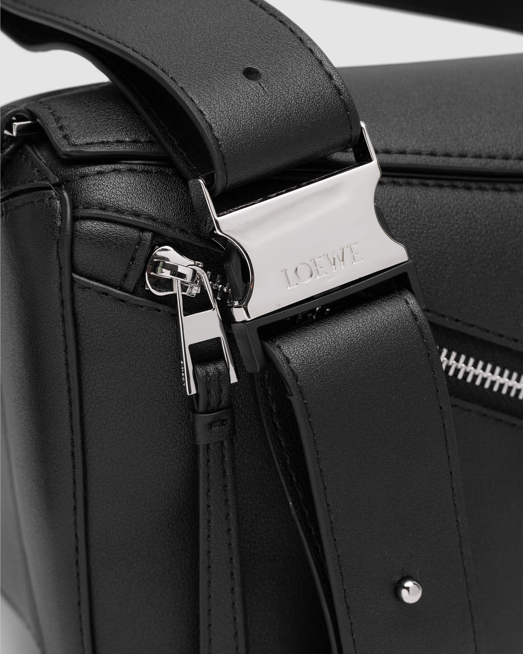 Loewe Puzzle Bag in Classic Calfksin Black - 9