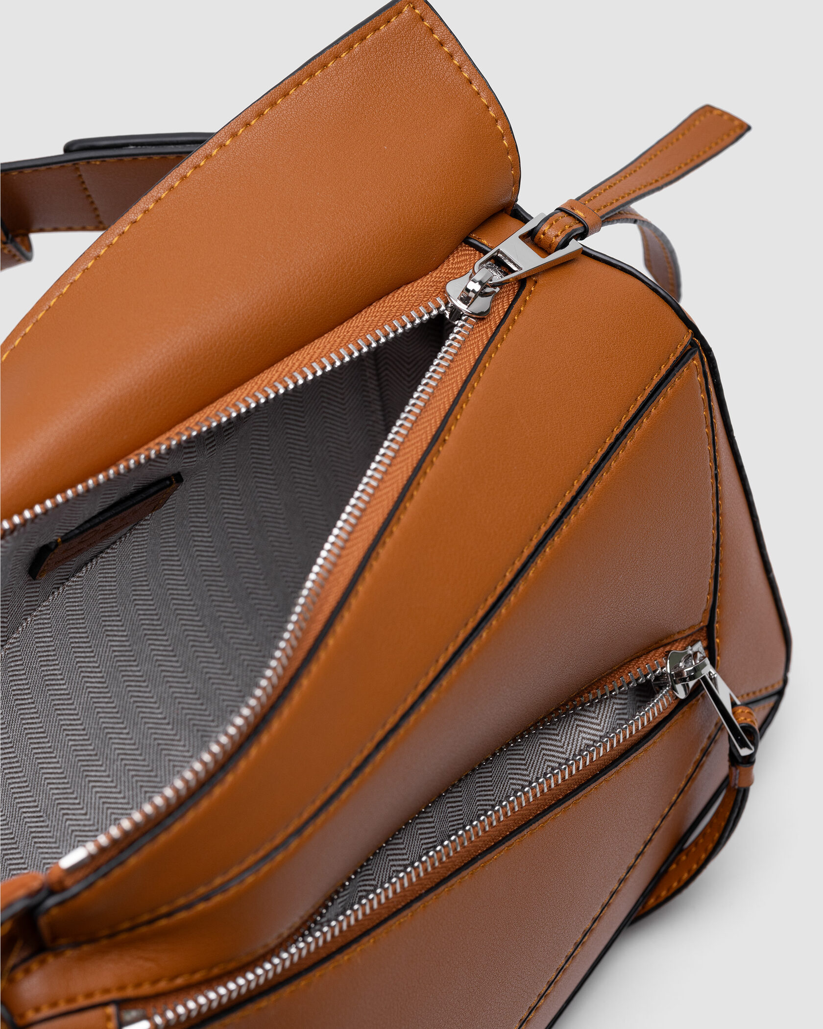 Loewe Puzzle Edge Small Bunbag Brown - 12