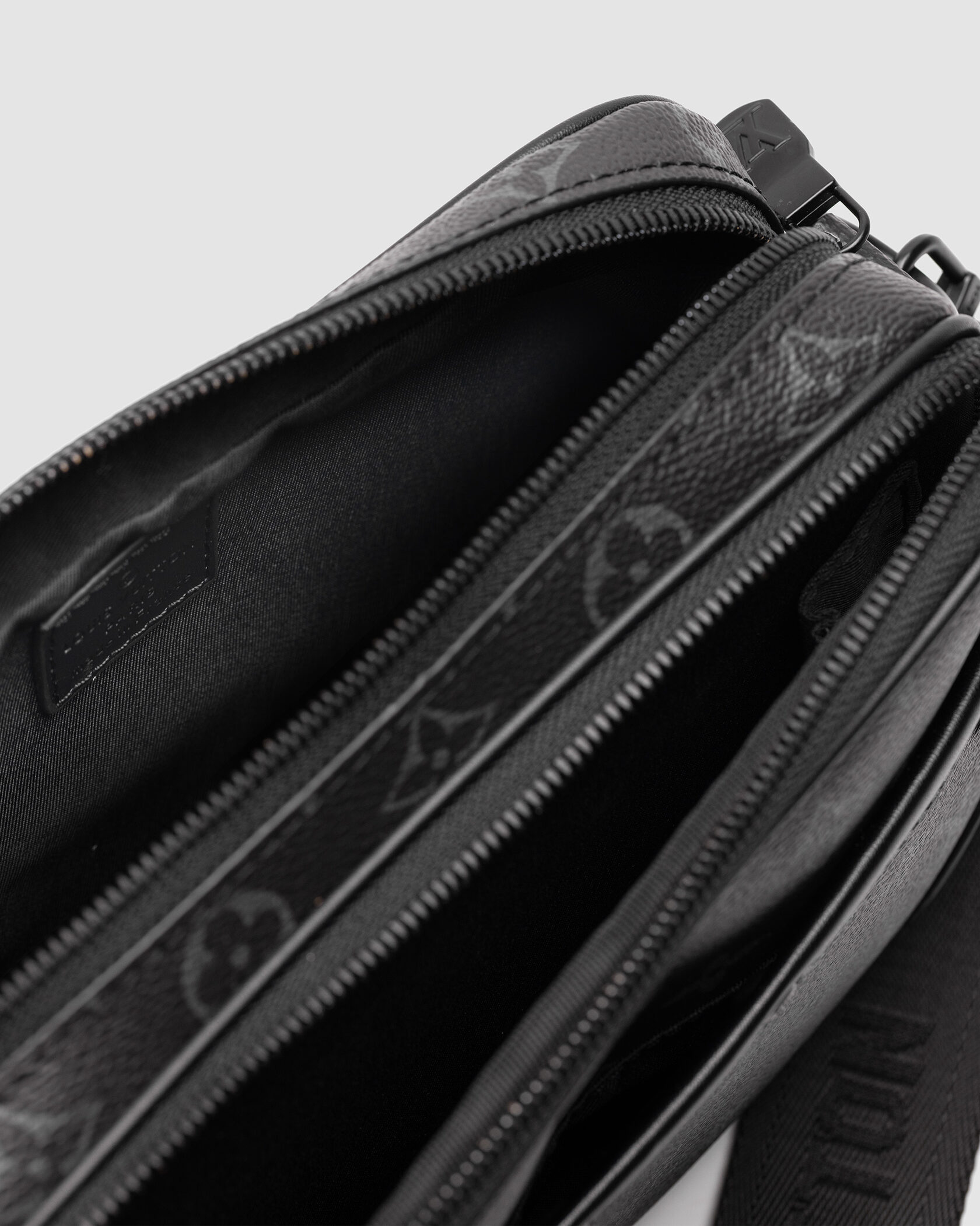 Louis Vuitton Alpha Wearable Wallet Grey Black - 12