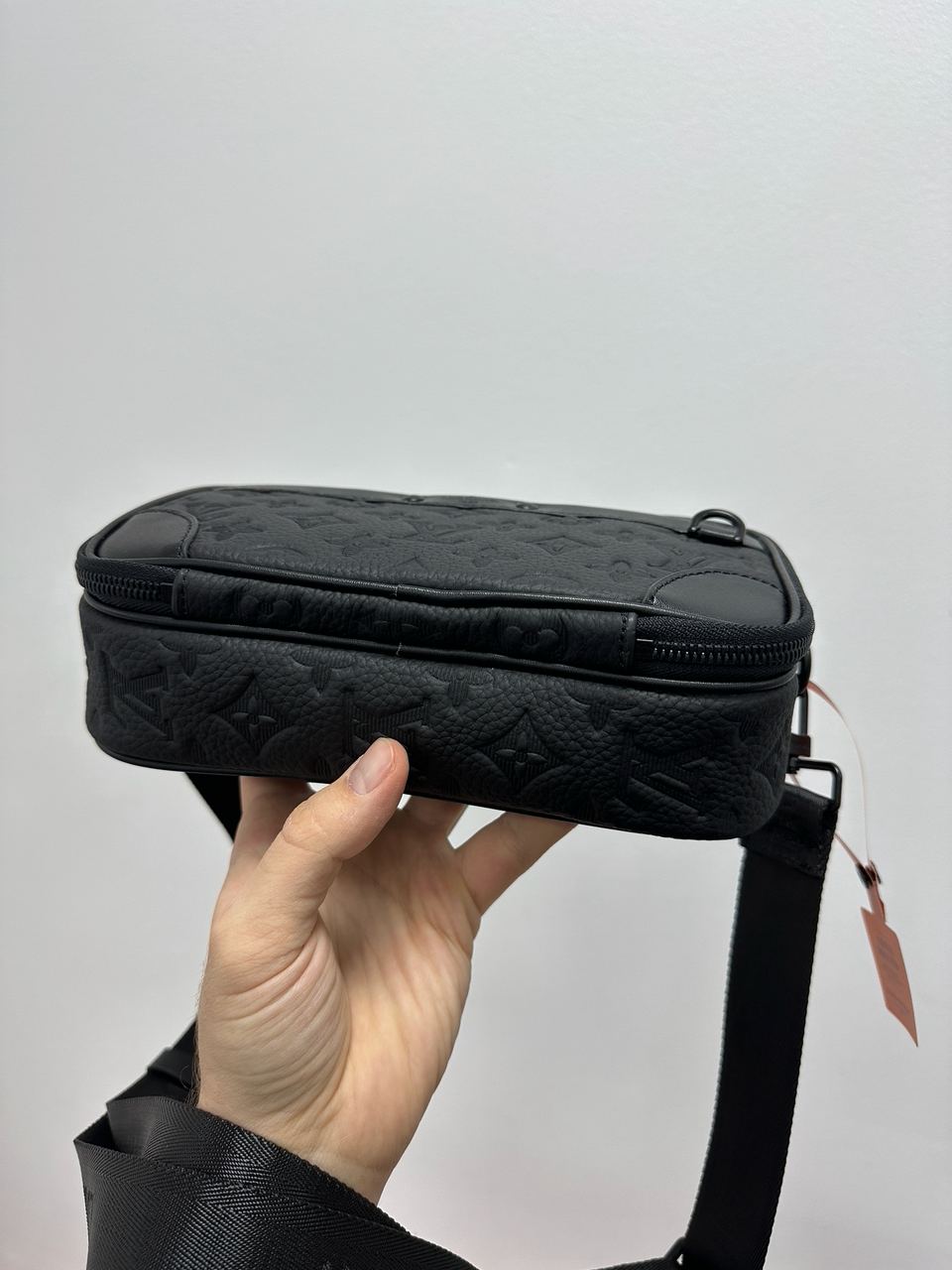 Louis Vuitton Alpha Wearable Wallet Total Black - 11