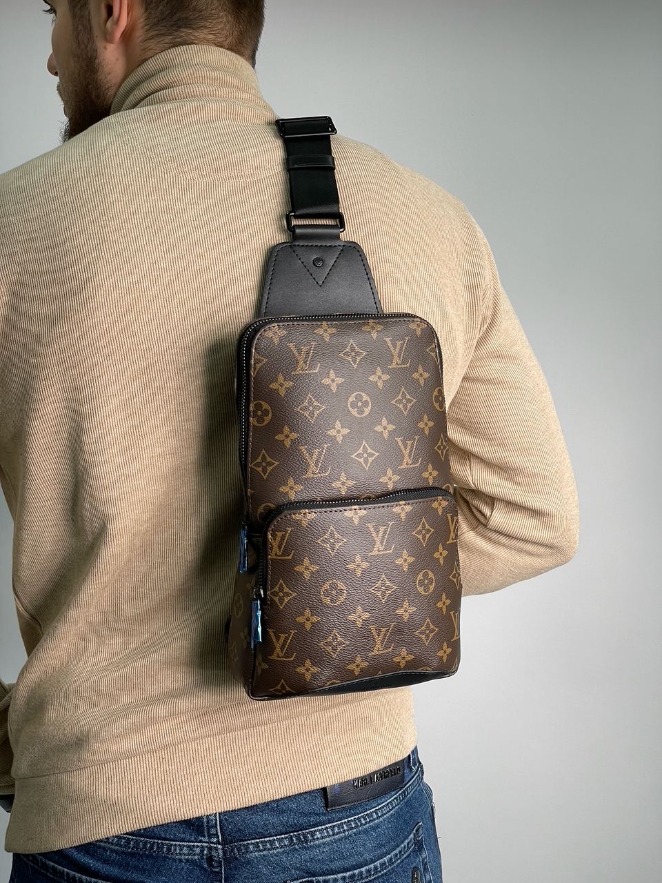 Louis Vuitton Avenue Slingbag Brown - 3