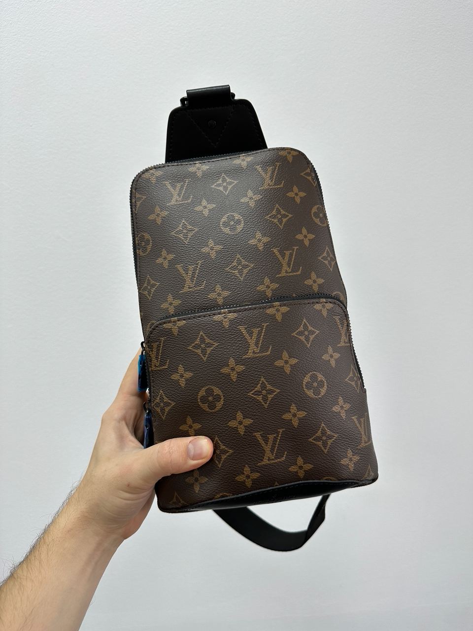 Louis Vuitton Avenue Slingbag Brown - 6