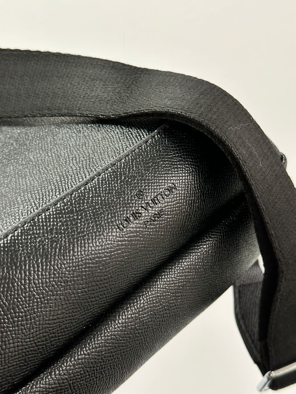 Louis Vuitton Avenue Slingbag NM Black/Silver - 16