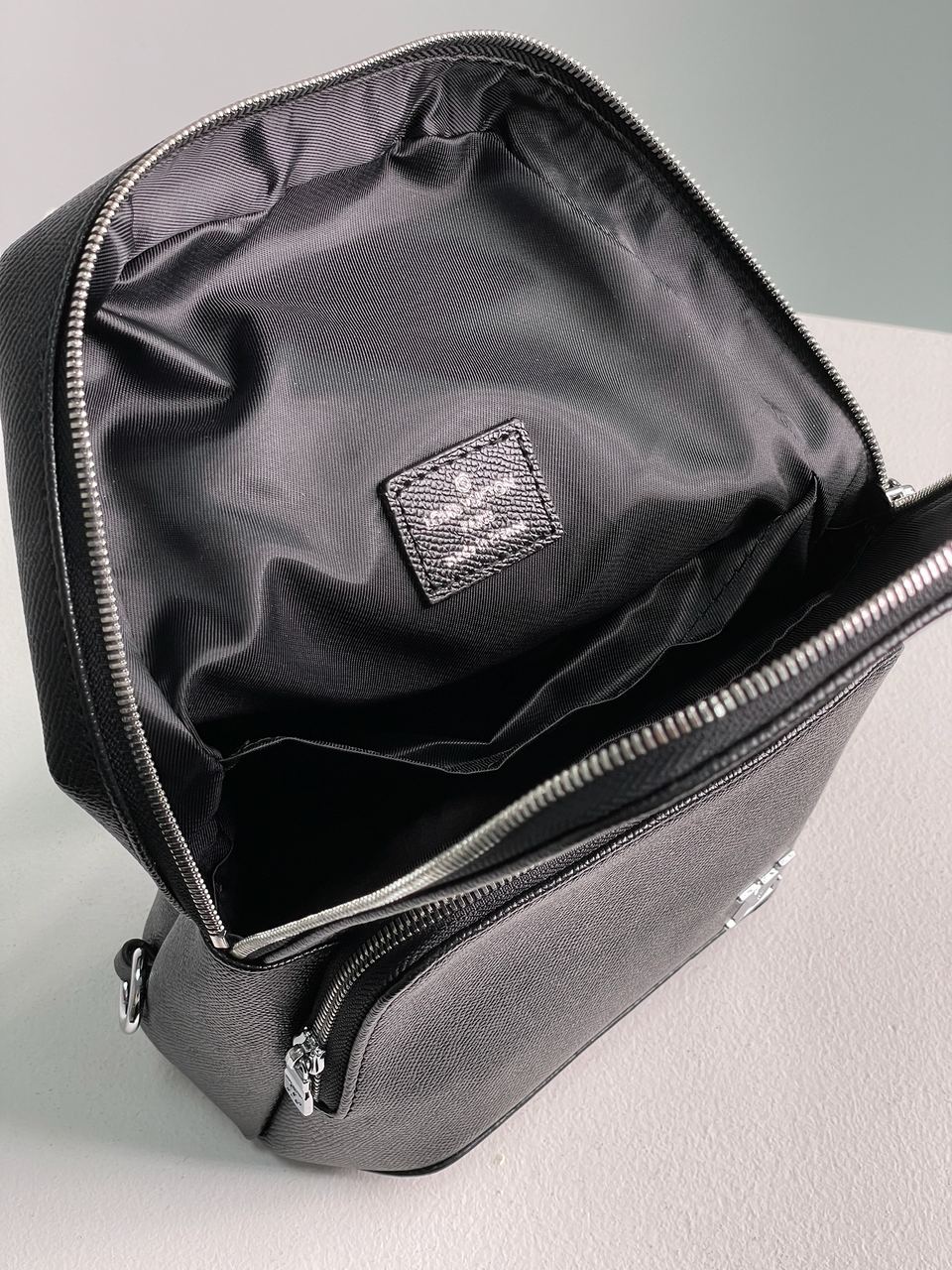 Louis Vuitton Avenue Slingbag NM Black/Silver - 19