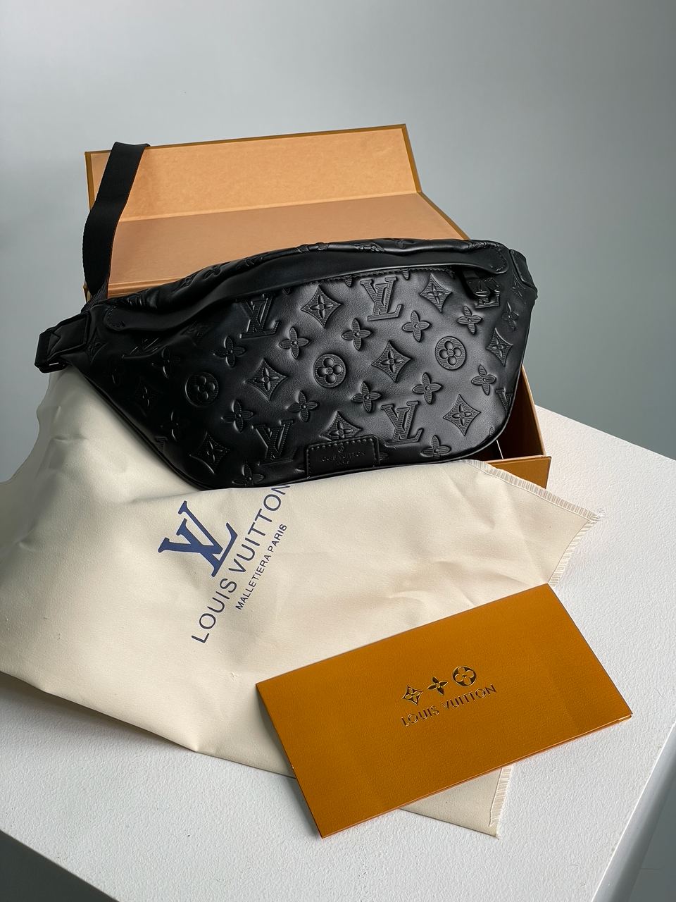 Louis Vuitton Bumbag Black Embossing Leather - 2