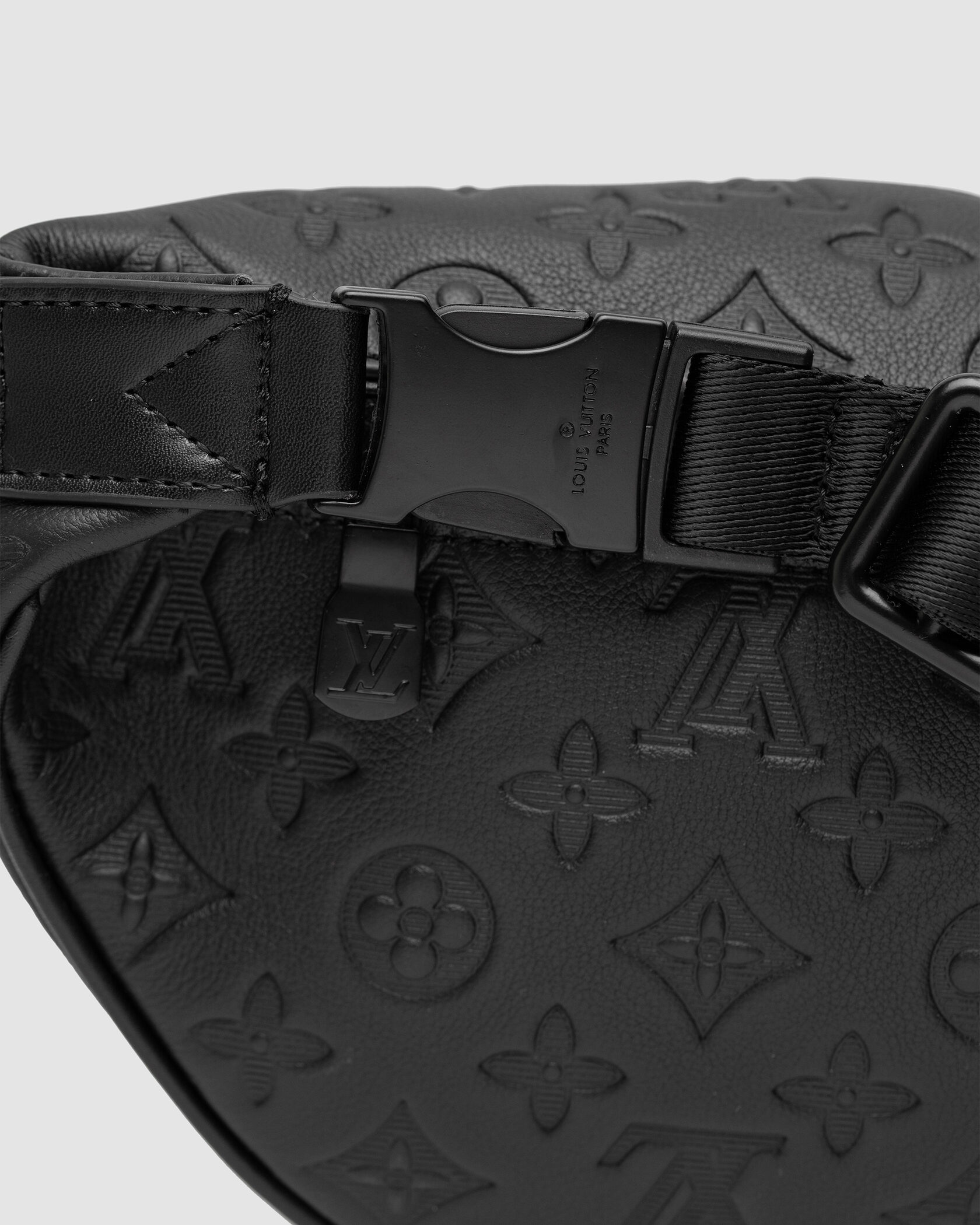 Louis Vuitton Bumbag Black Embossing Leather - 12