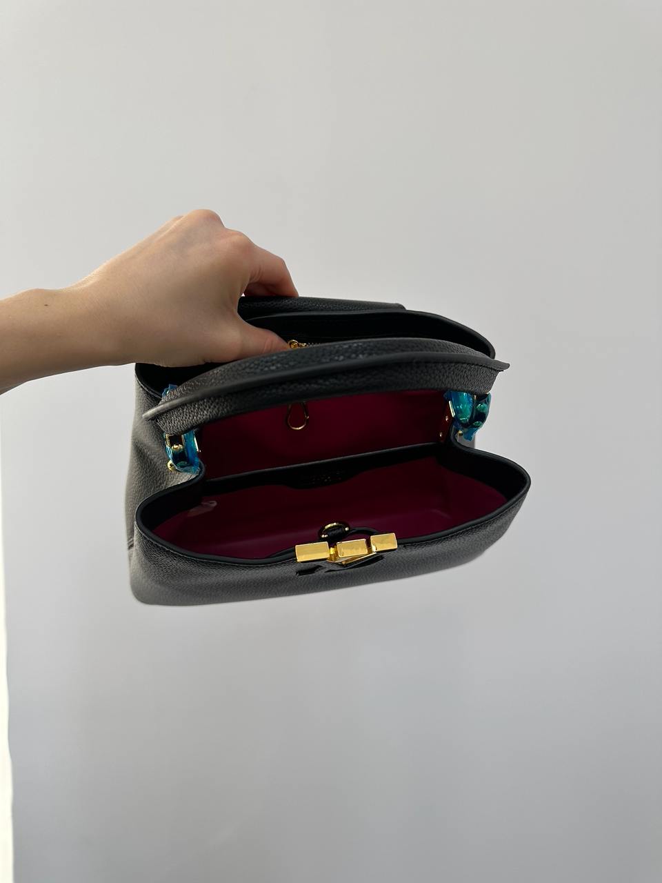 Louis Vuitton Capucines BB Black/Gold - 12