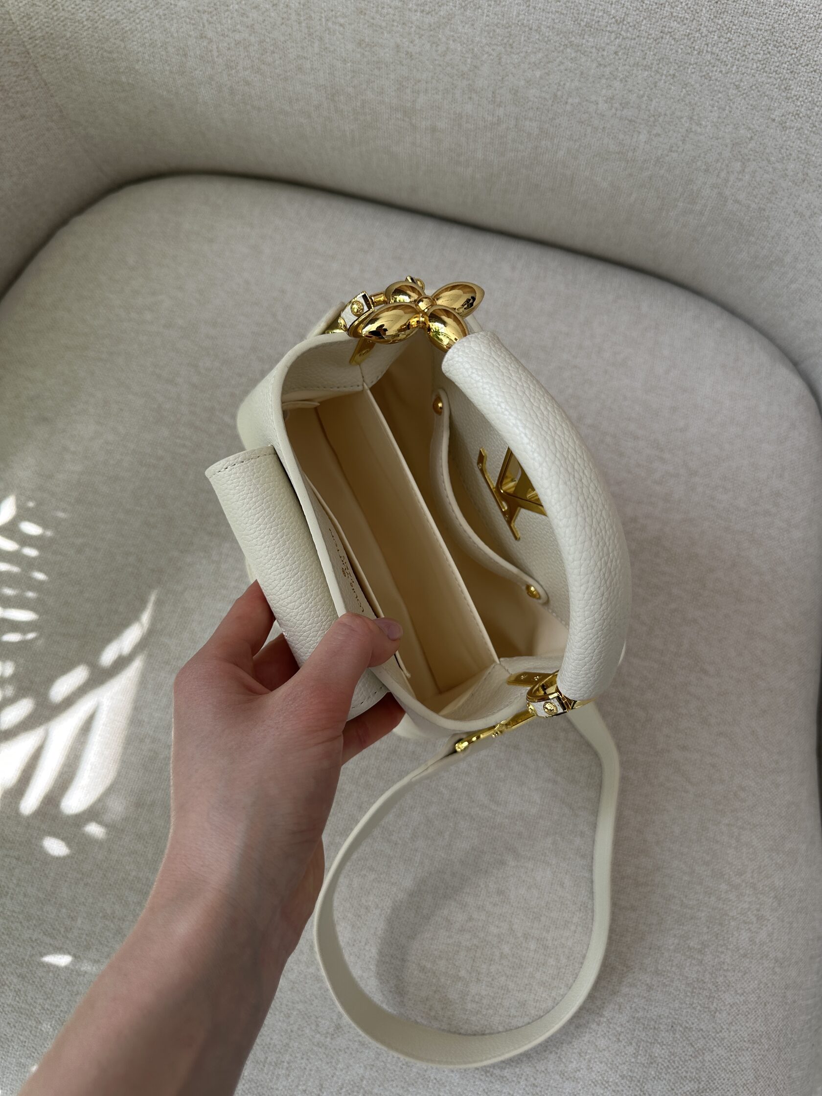 Louis Vuitton Capucines Mini White/Gold - 17