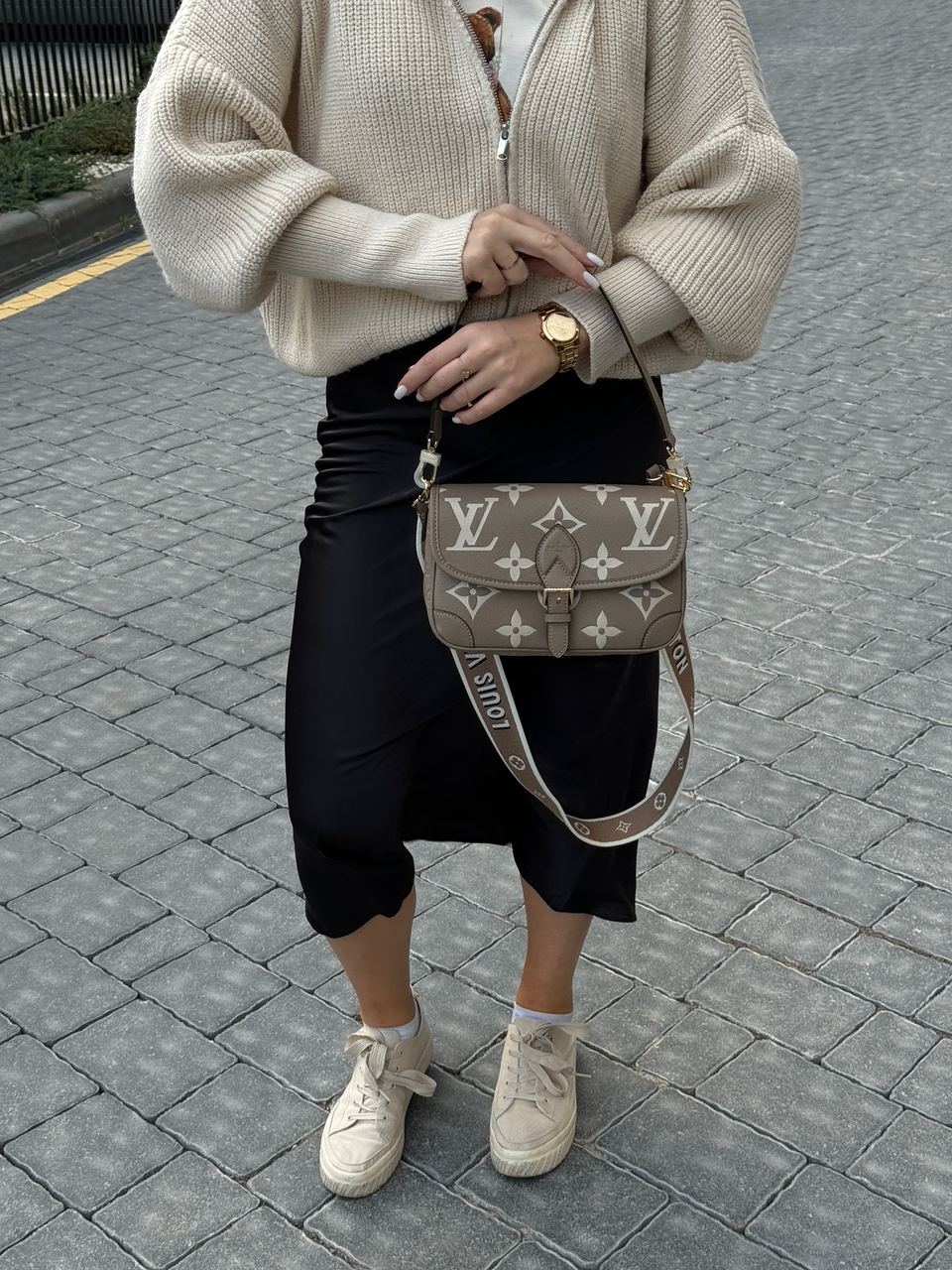 Louis Vuitton Diane Monogram Empreinte Leather Tourterelle / Creme - 9