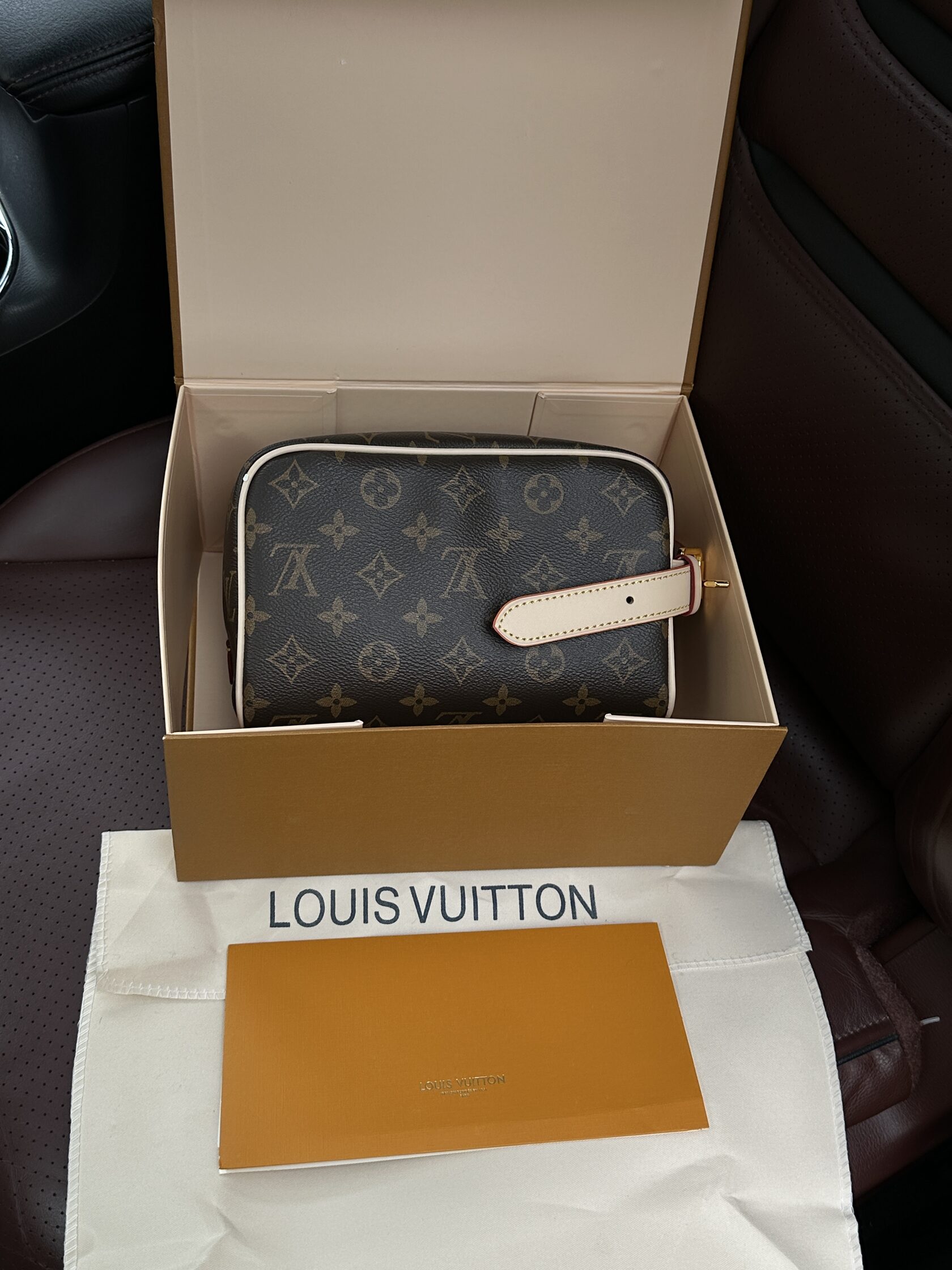 Louis Vuitton Dopp Kit Toilet Pouch - 3