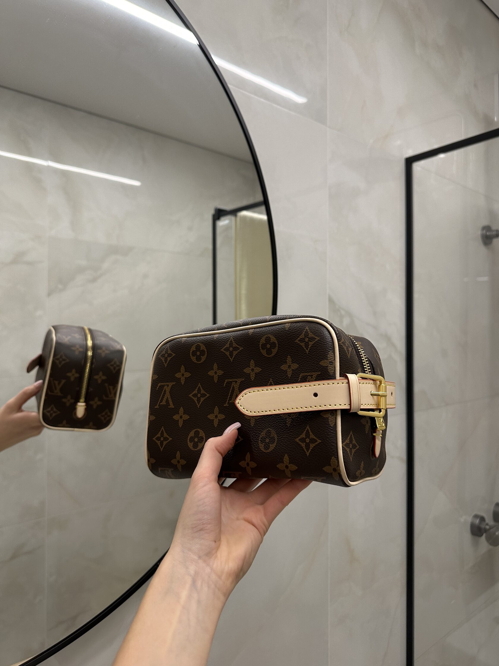 Louis Vuitton Dopp Kit Toilet Pouch - 6