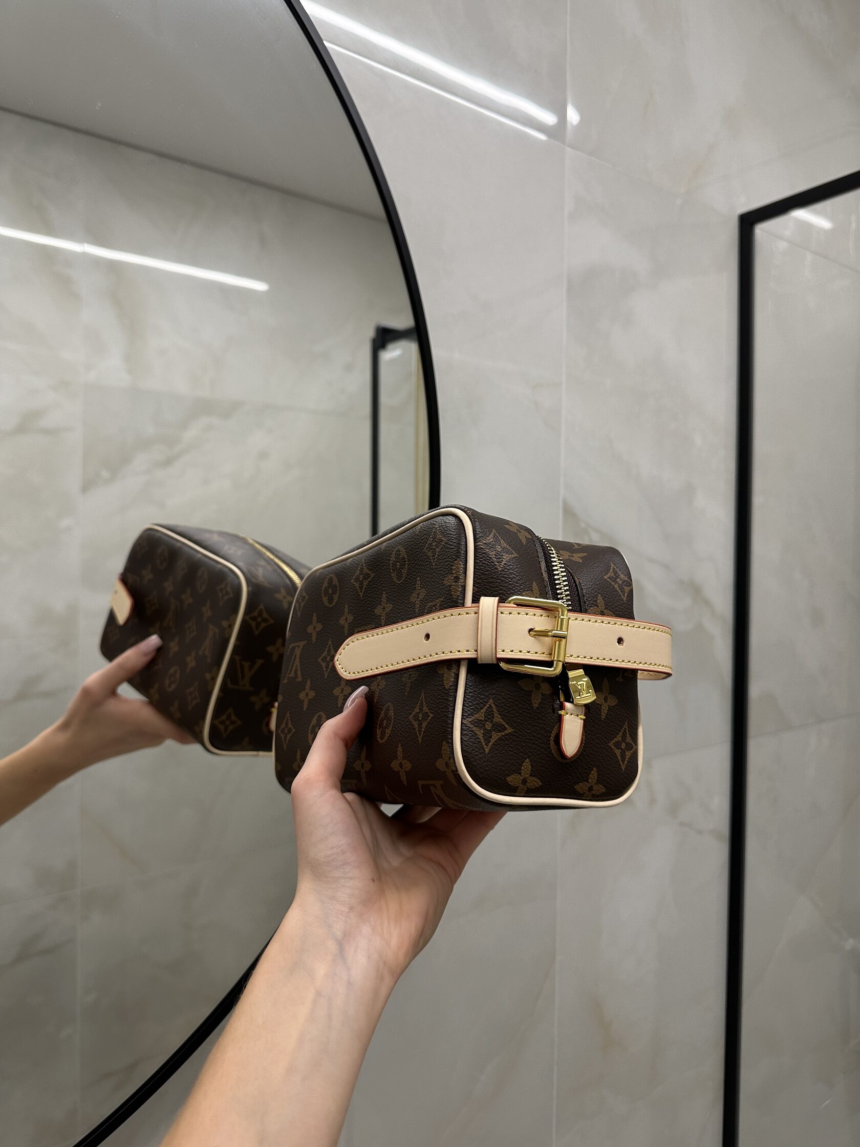Louis Vuitton Dopp Kit Toilet Pouch - 7