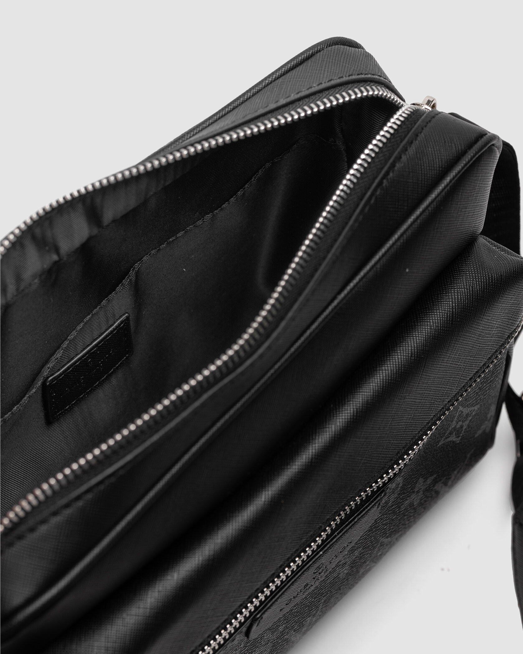 Louis Vuitton Eclipse Outdoor Messenger Monogram Taiga Black - 11