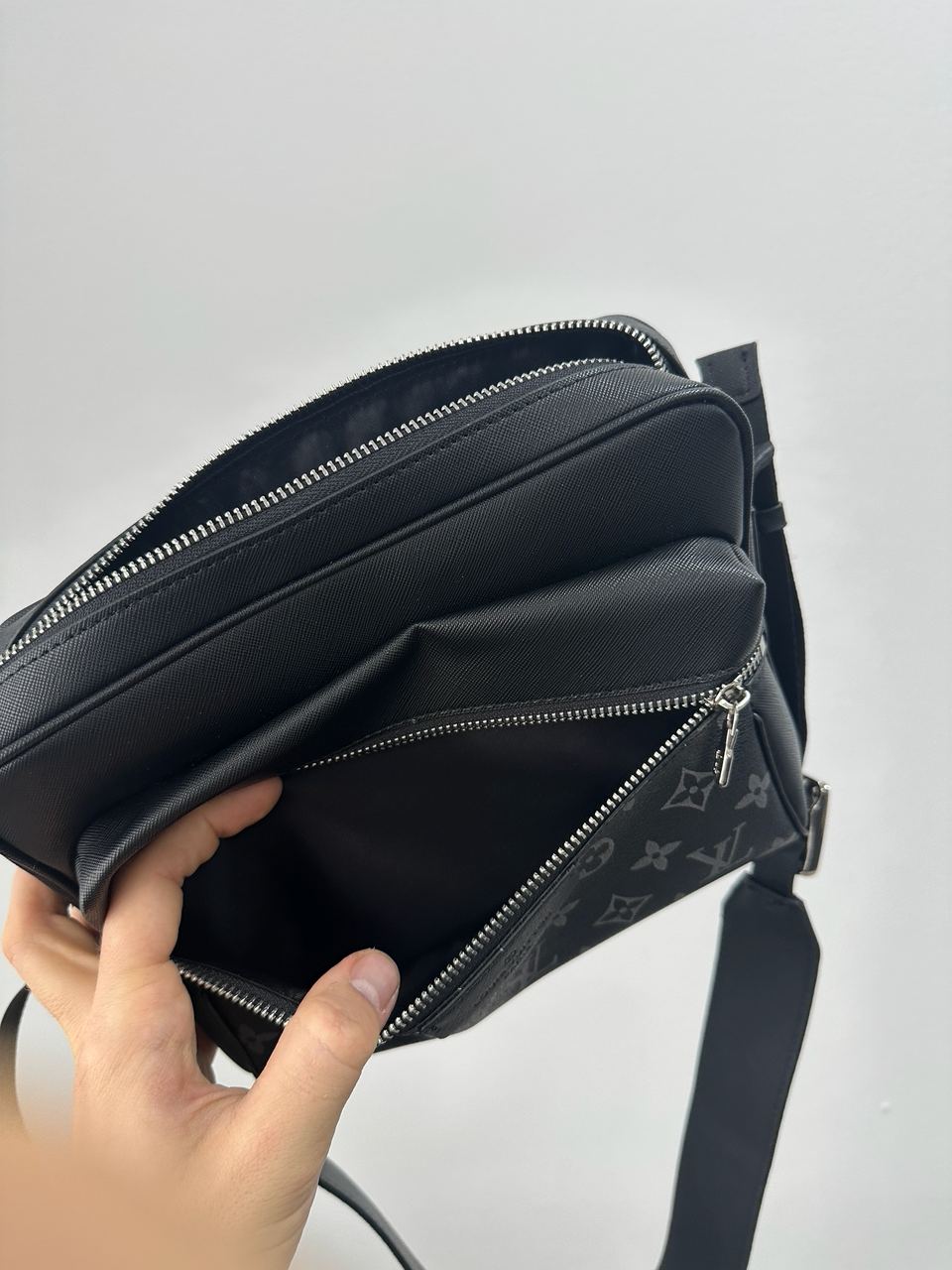 Louis Vuitton Eclipse Outdoor Messenger Monogram Taiga Black - 12