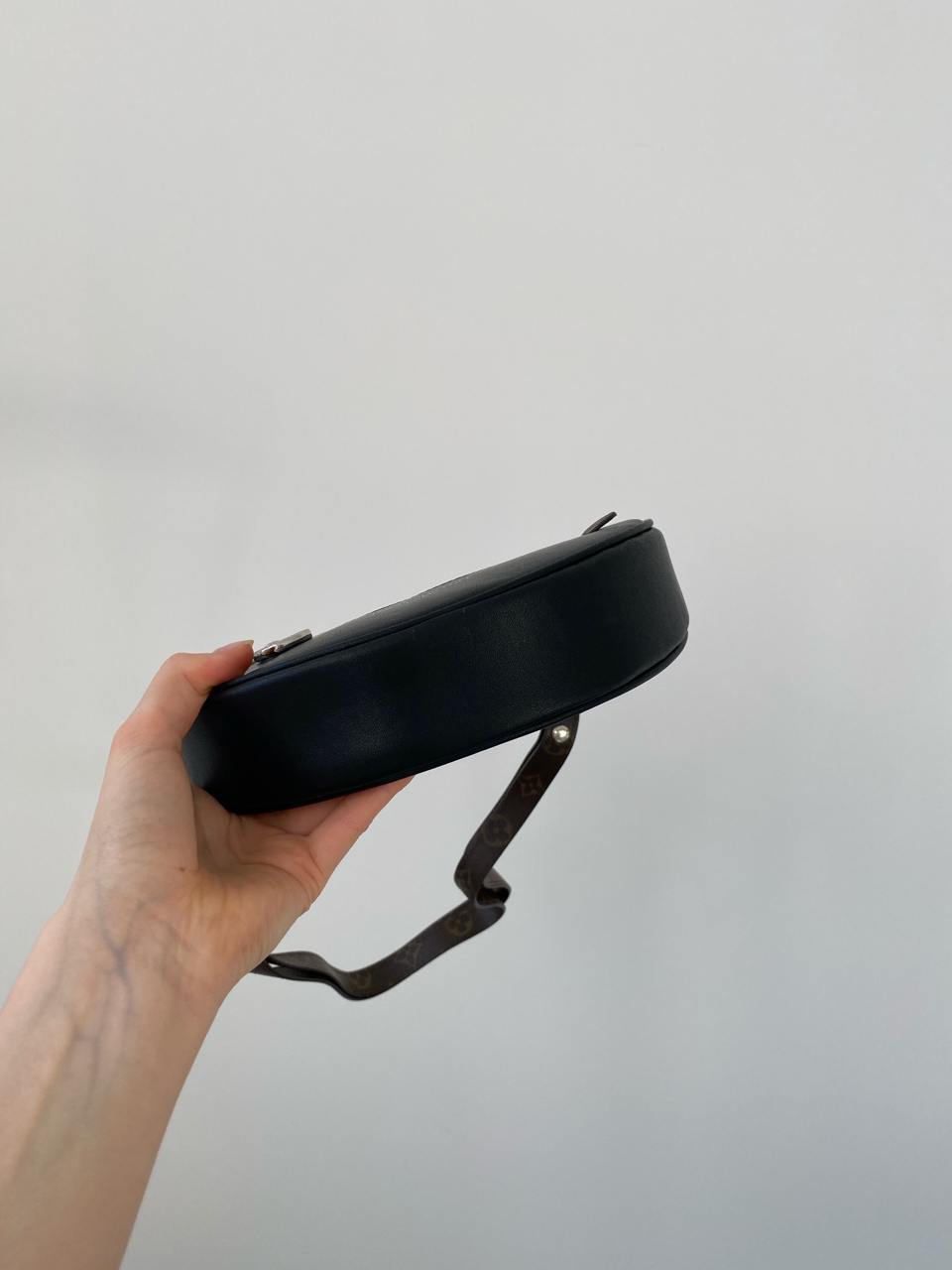 Louis Vuitton Loop Handbag Monogram Black/Canvas with Silver - 10