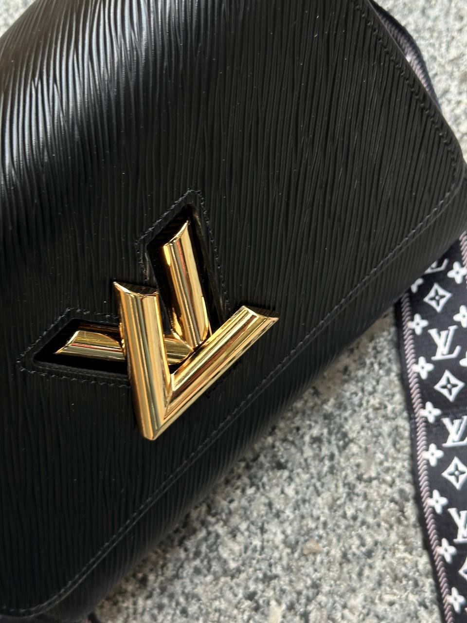 Louis Vuitton Medium Twist MM Epi Leather Black - 4