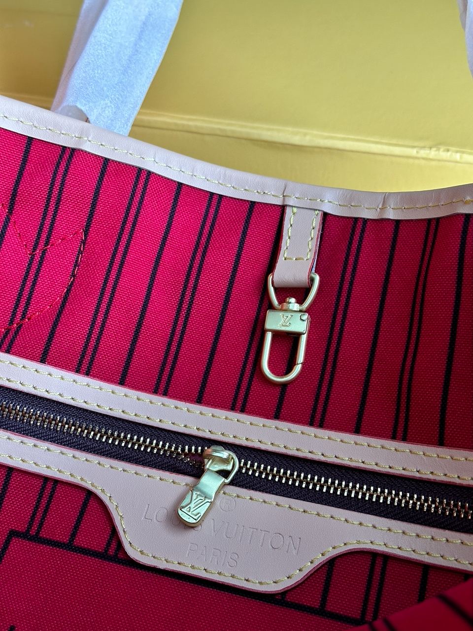 Louis Vuitton Neverfull MM Monogram Canvas - 13