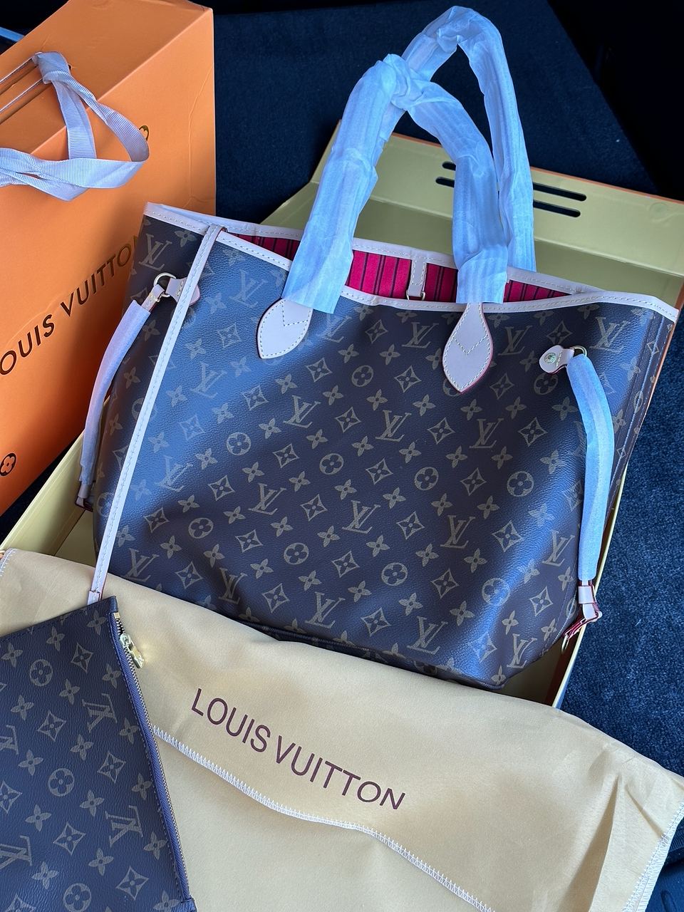 Louis Vuitton Neverfull MM Monogram Canvas - 2