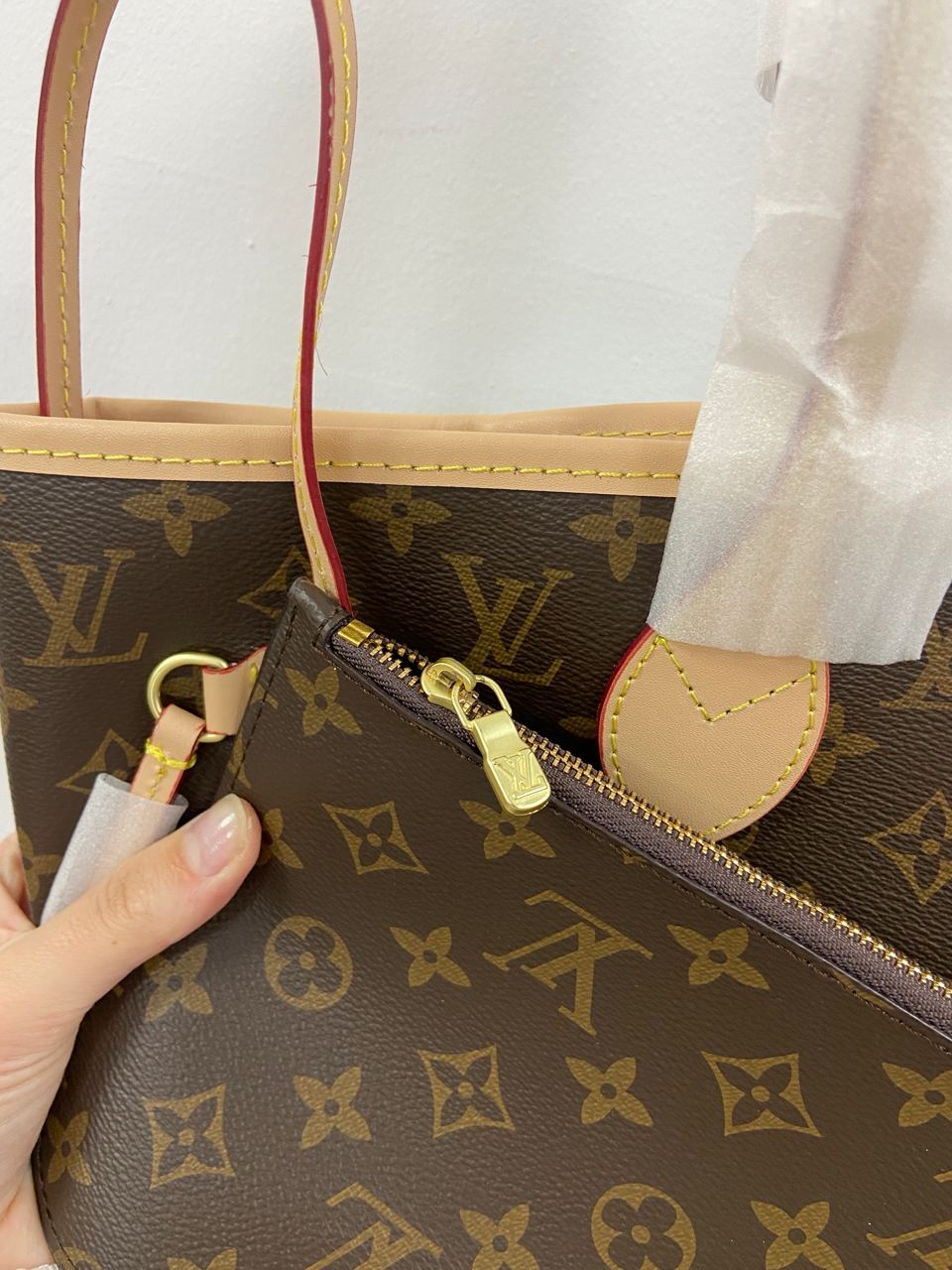 Louis Vuitton Neverfull MM Monogram Canvas - 8