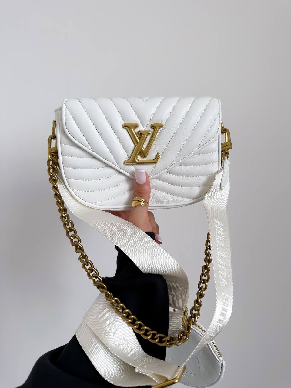 Louis Vuitton New Wave Multi Pochette Bag White/Gold - 3