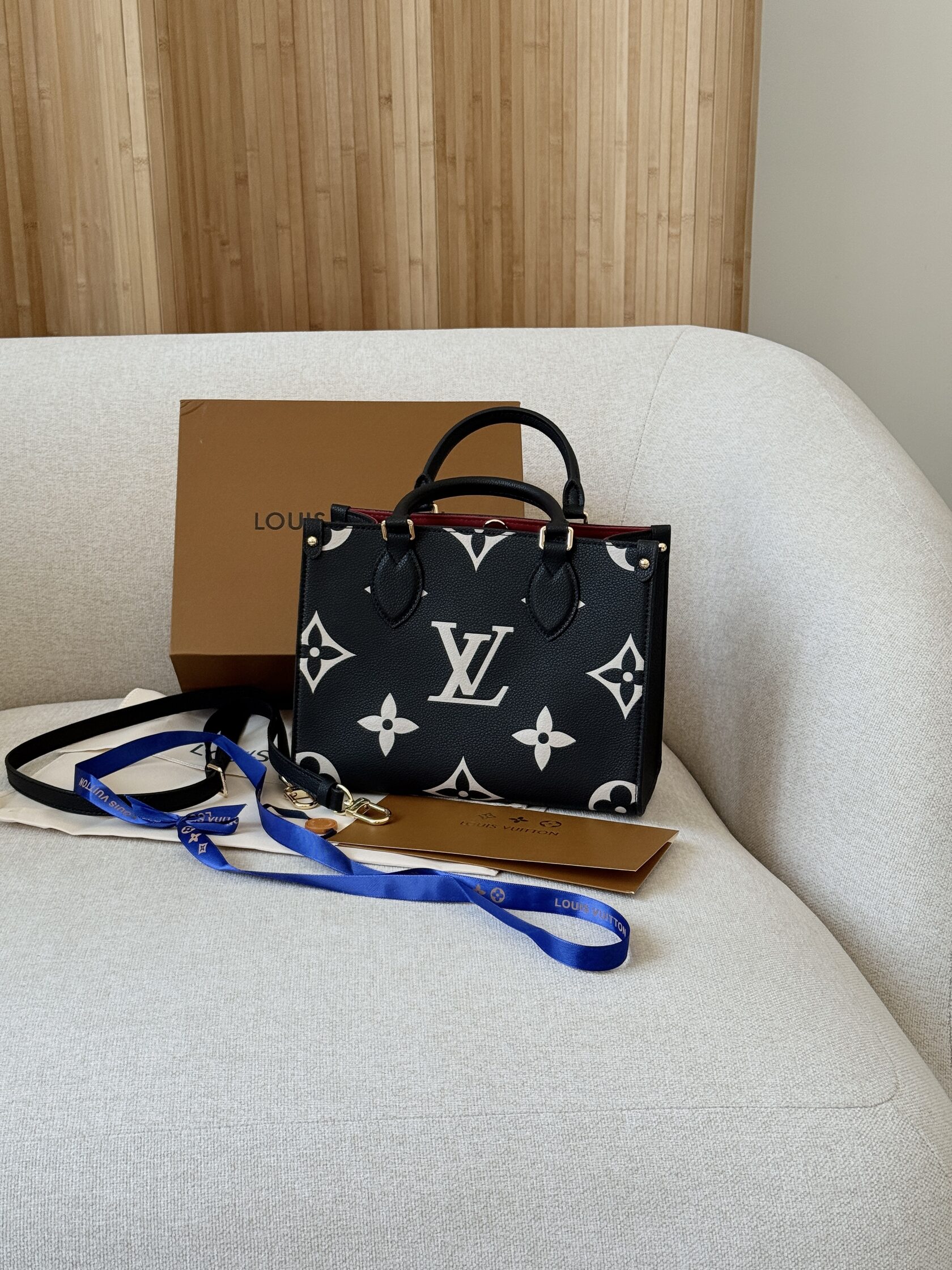 Louis Vuitton OnTheGo PM Bag in Bicolor Monogram Empreinte Leather - 4