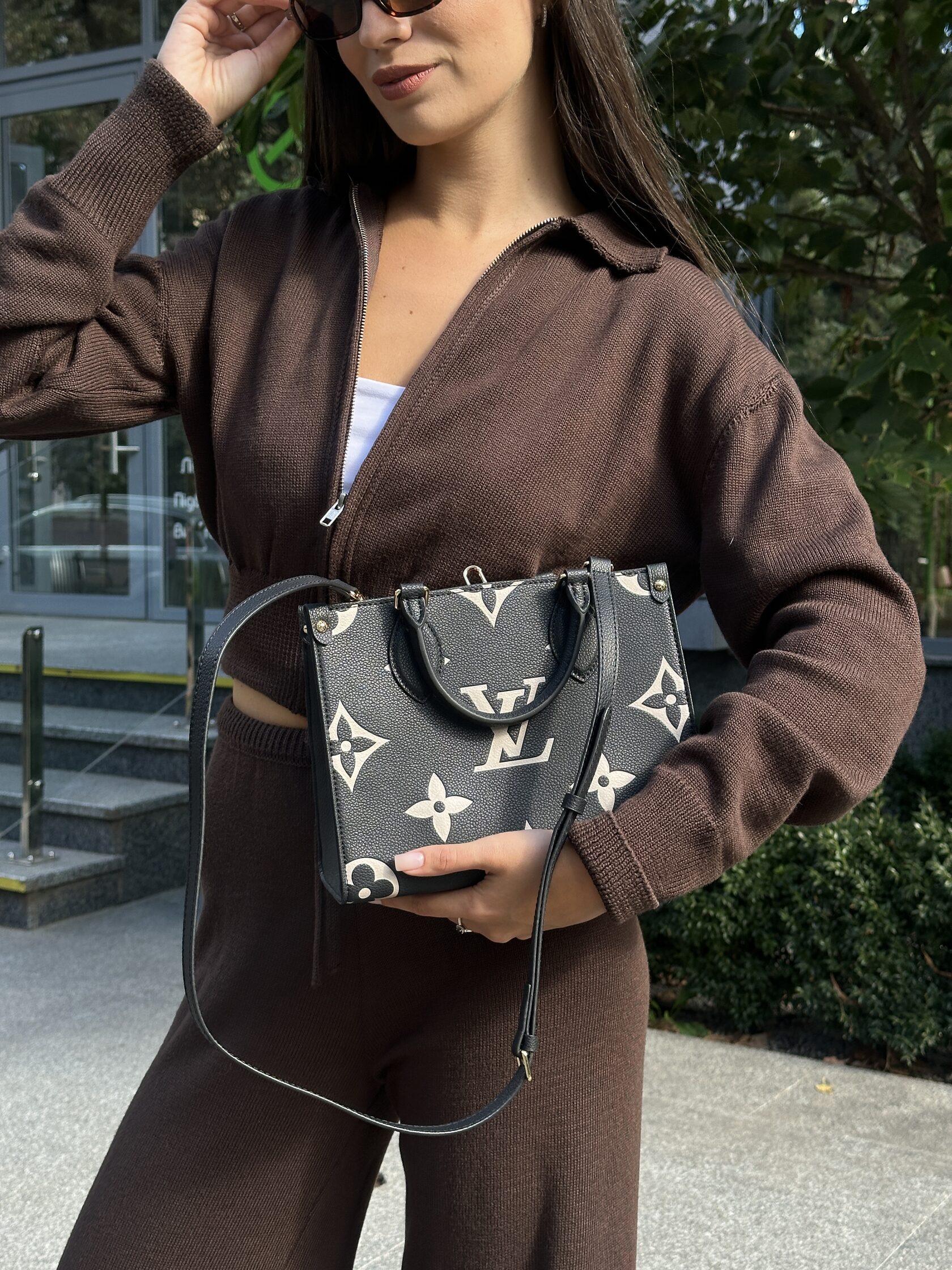 Louis Vuitton OnTheGo PM Bag in Bicolor Monogram Empreinte Leather - 5