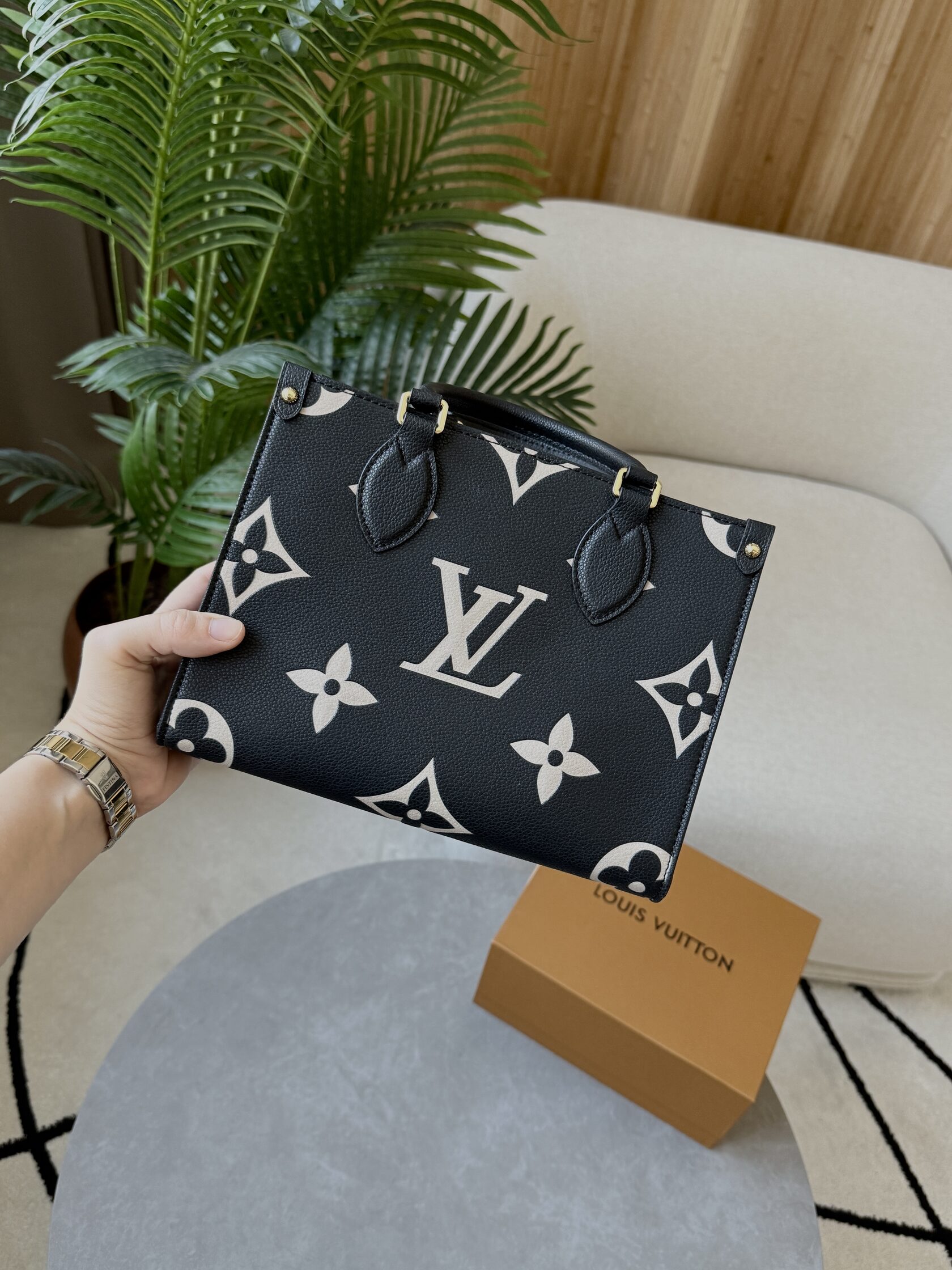 Louis Vuitton OnTheGo PM Bag in Bicolor Monogram Empreinte Leather - 9