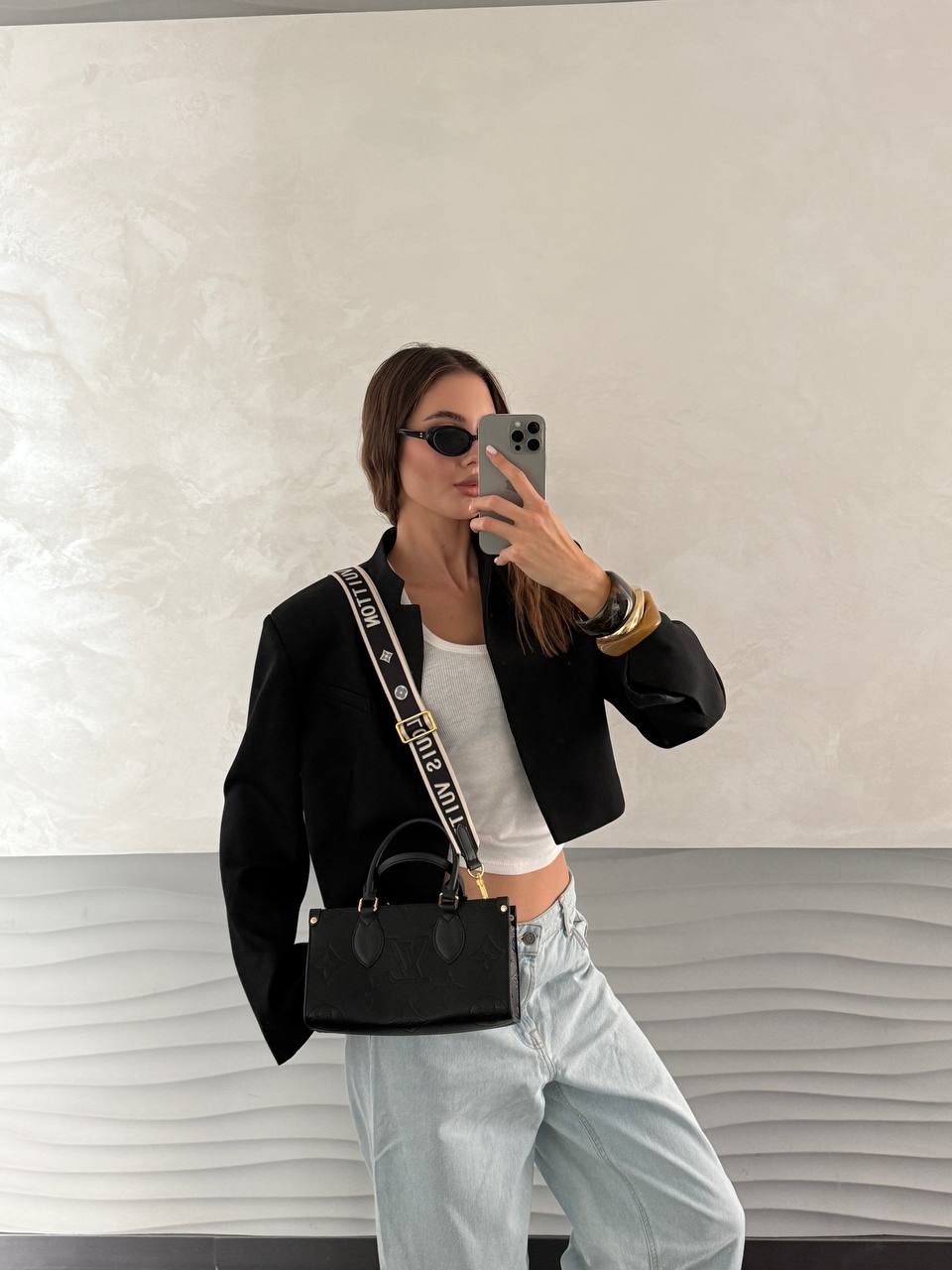 Louis Vuitton OnTheGo PM handbag in black Monogram Empreinte leather - 3