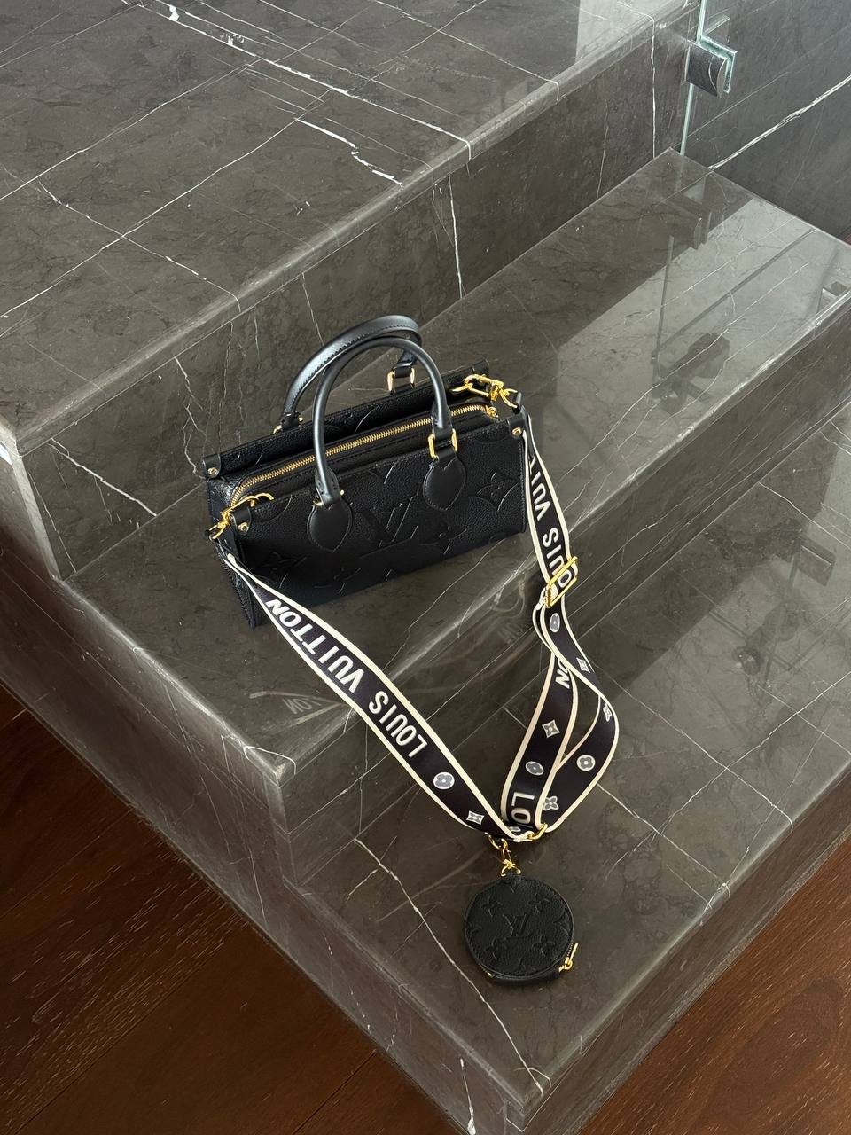 Louis Vuitton OnTheGo PM handbag in black Monogram Empreinte leather - 7