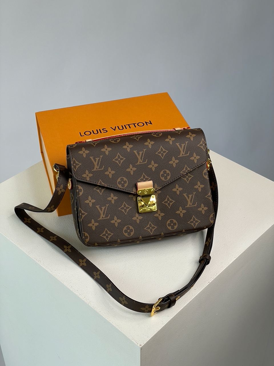 Louis Vuitton Pochette M?tis Brown Monogram Coated Canvas Gold Hardware - 4