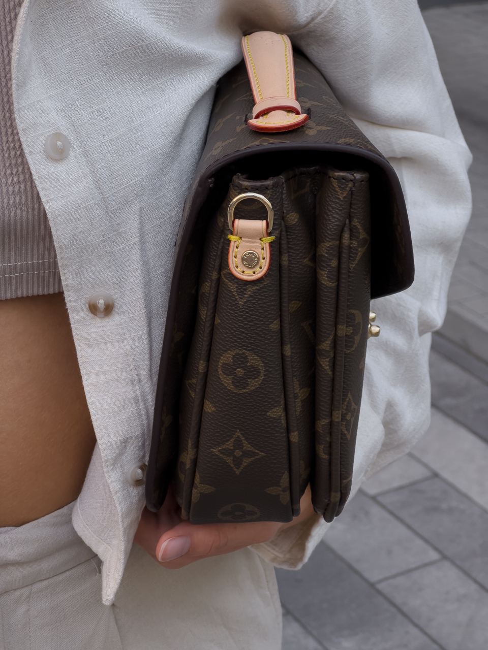 Louis Vuitton Pochette Métis Brown Monogram Coated Canvas Gold - 18