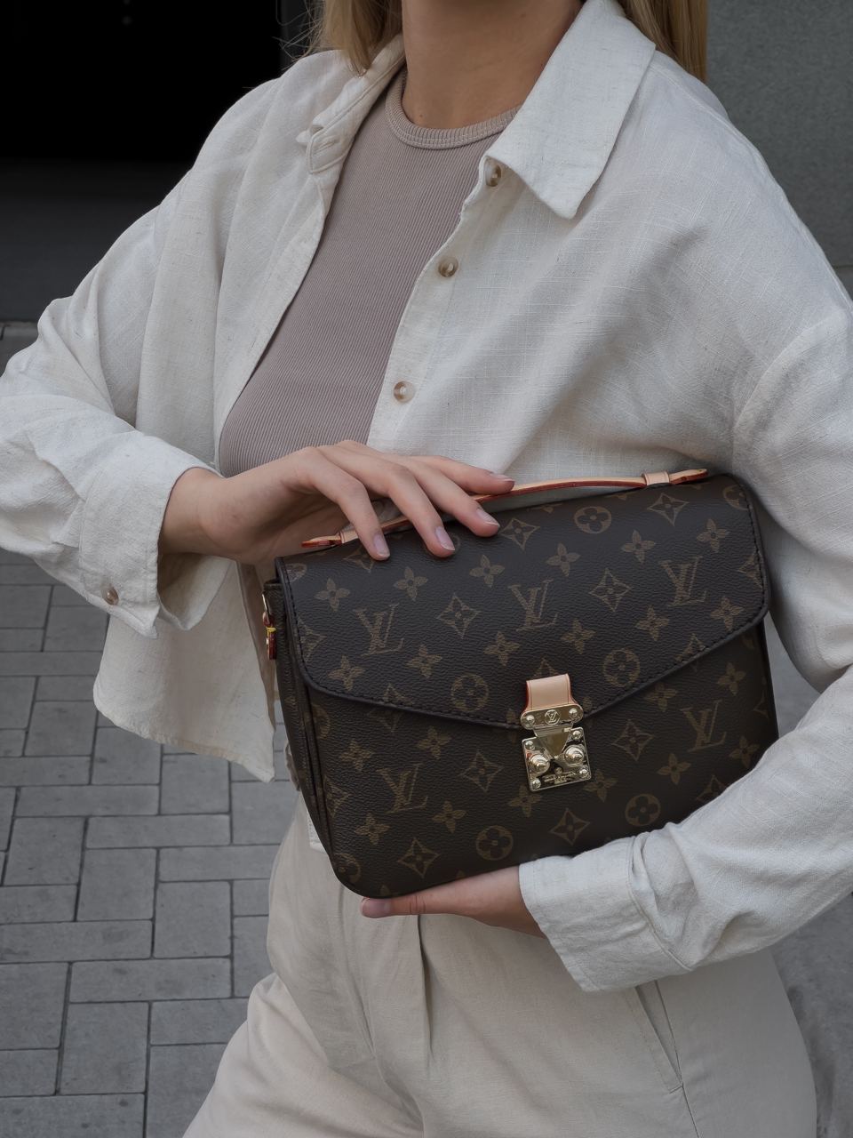 Louis Vuitton Pochette Métis Brown Monogram Coated Canvas Gold - 7