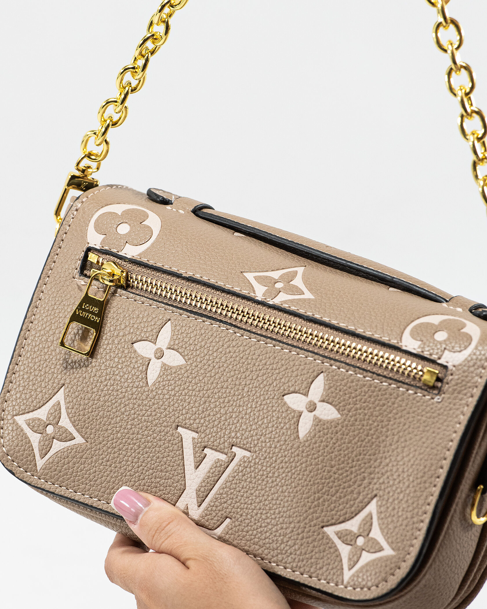 Louis Vuitton Pochette Métis East West Bag Beige - 10