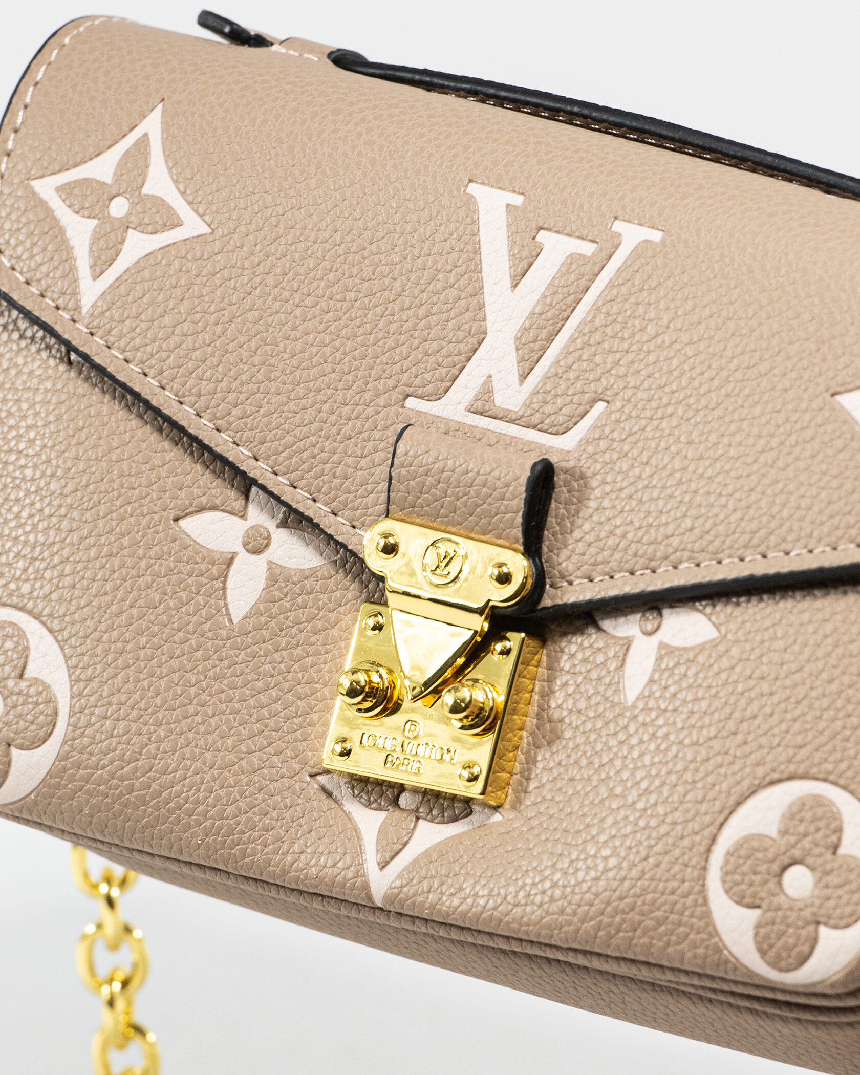 Louis Vuitton Pochette Métis East West Bag Beige - 6