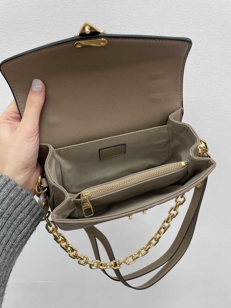 Louis Vuitton Pochette M?tis East West Bag Beige - 15