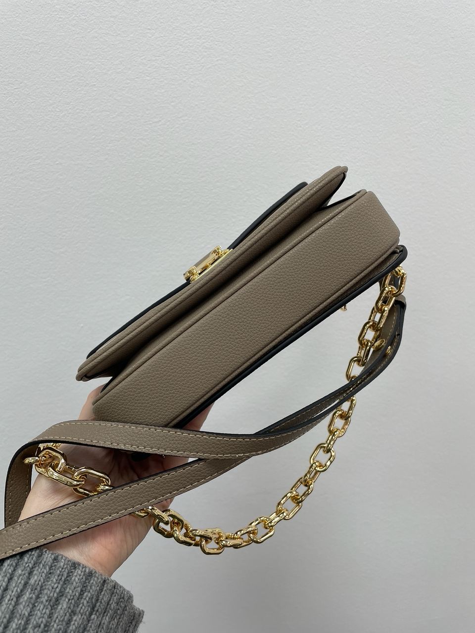 Louis Vuitton Pochette M?tis East West Bag Beige - 17