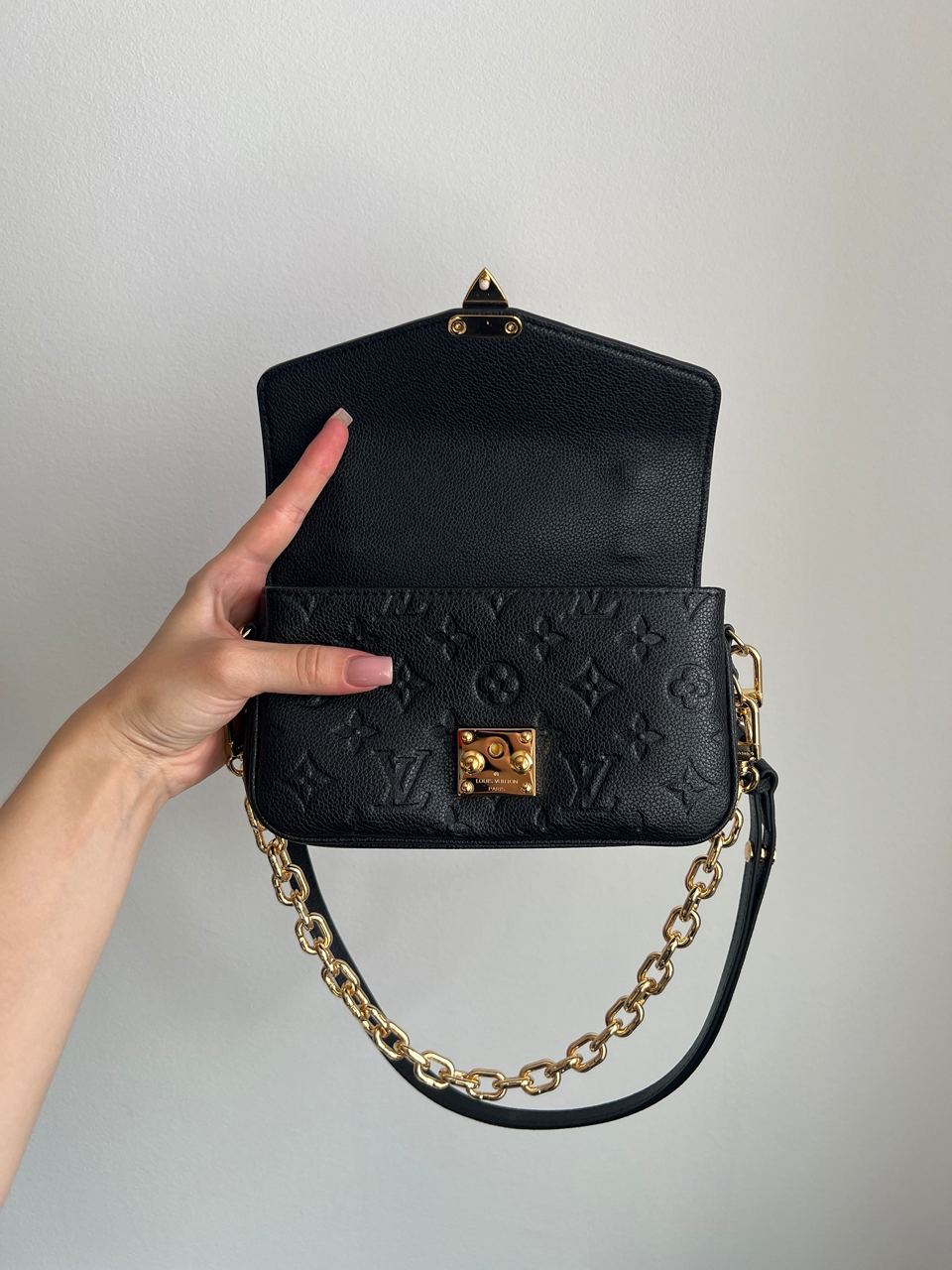 Louis Vuitton Pochette M?tis East West Bag Black - 4